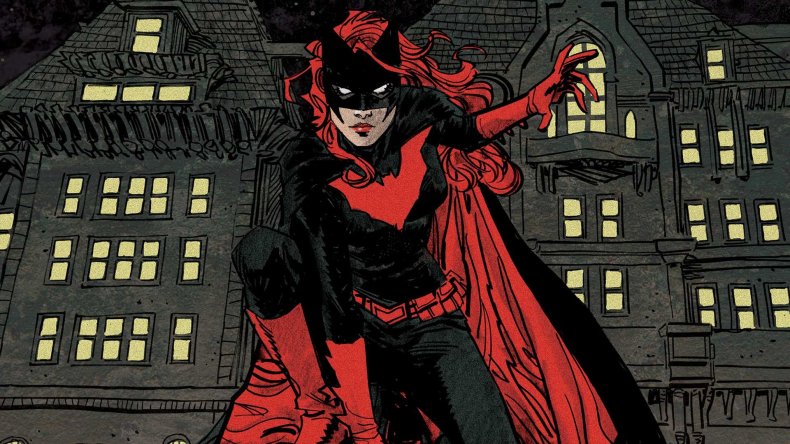 batwoman dc comics costume vs arrowverse