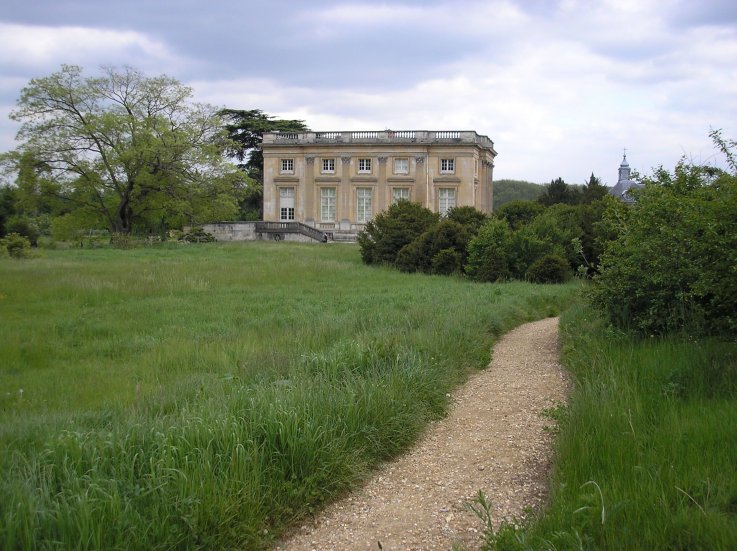 petite-trianon-haunting-adventure petite-trianon-haunting-adventure