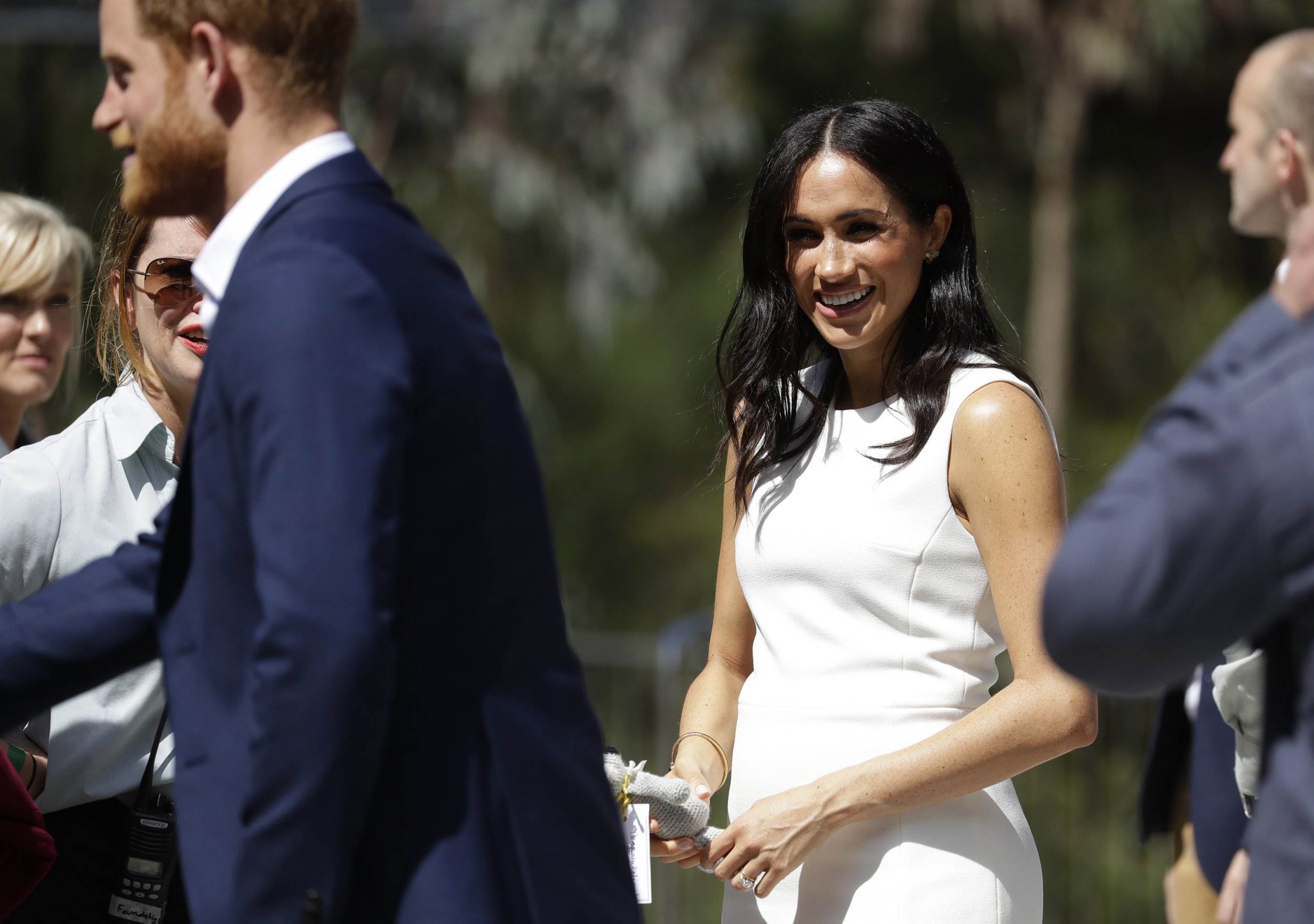 Meghan markle pregnant outlet white dress