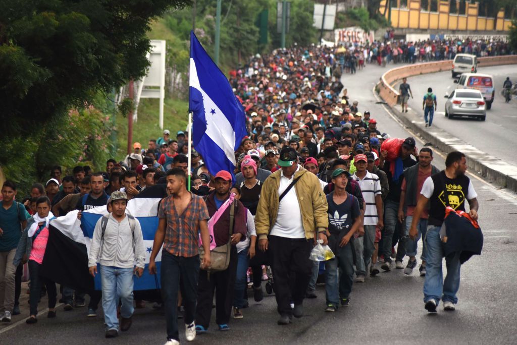 Honduras Migrant Caravan 2 000 Hondurans Head Toward U.S. Border