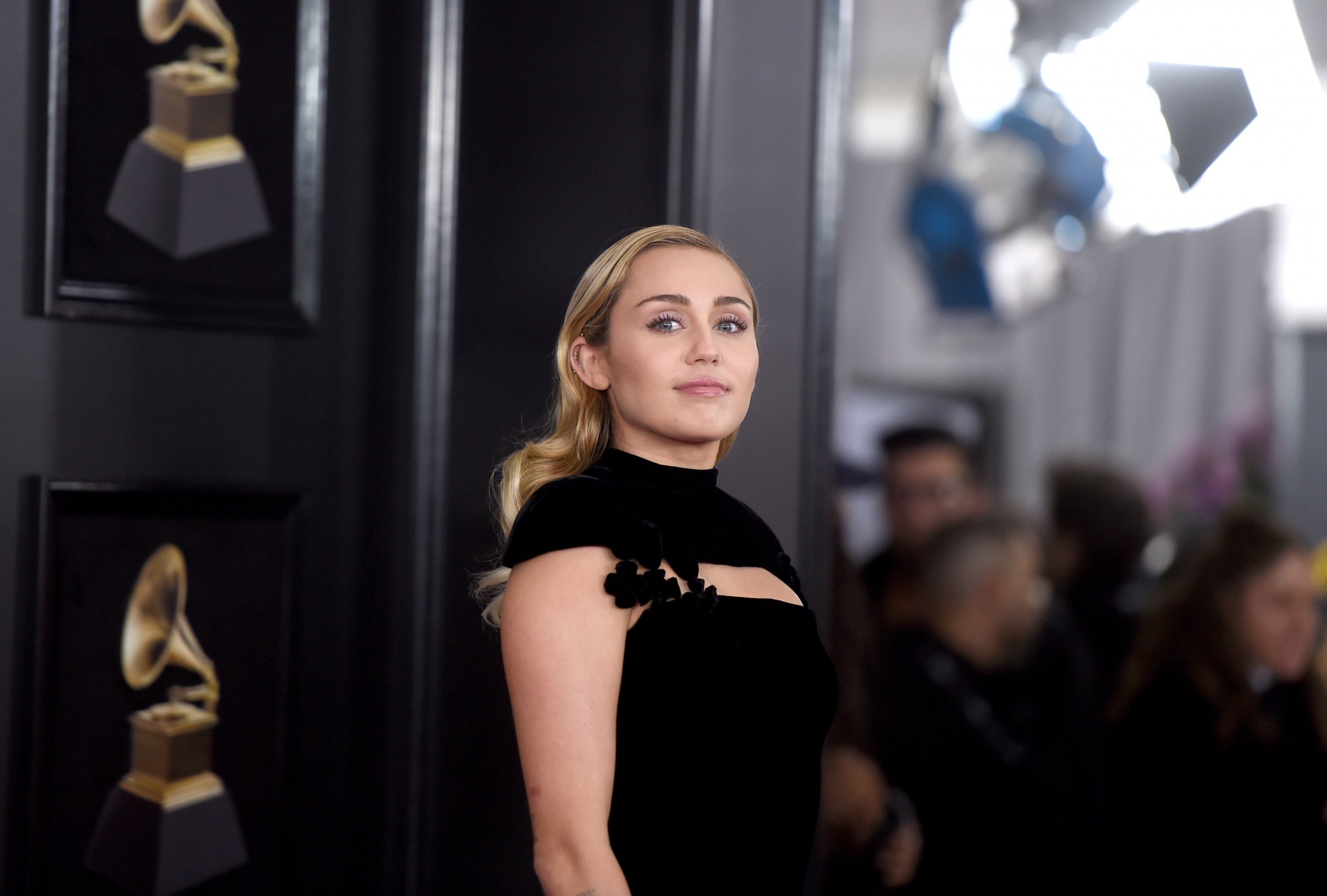 Miley Cyrus's Instagram Remains Clean Amid Pregnancy Speculation