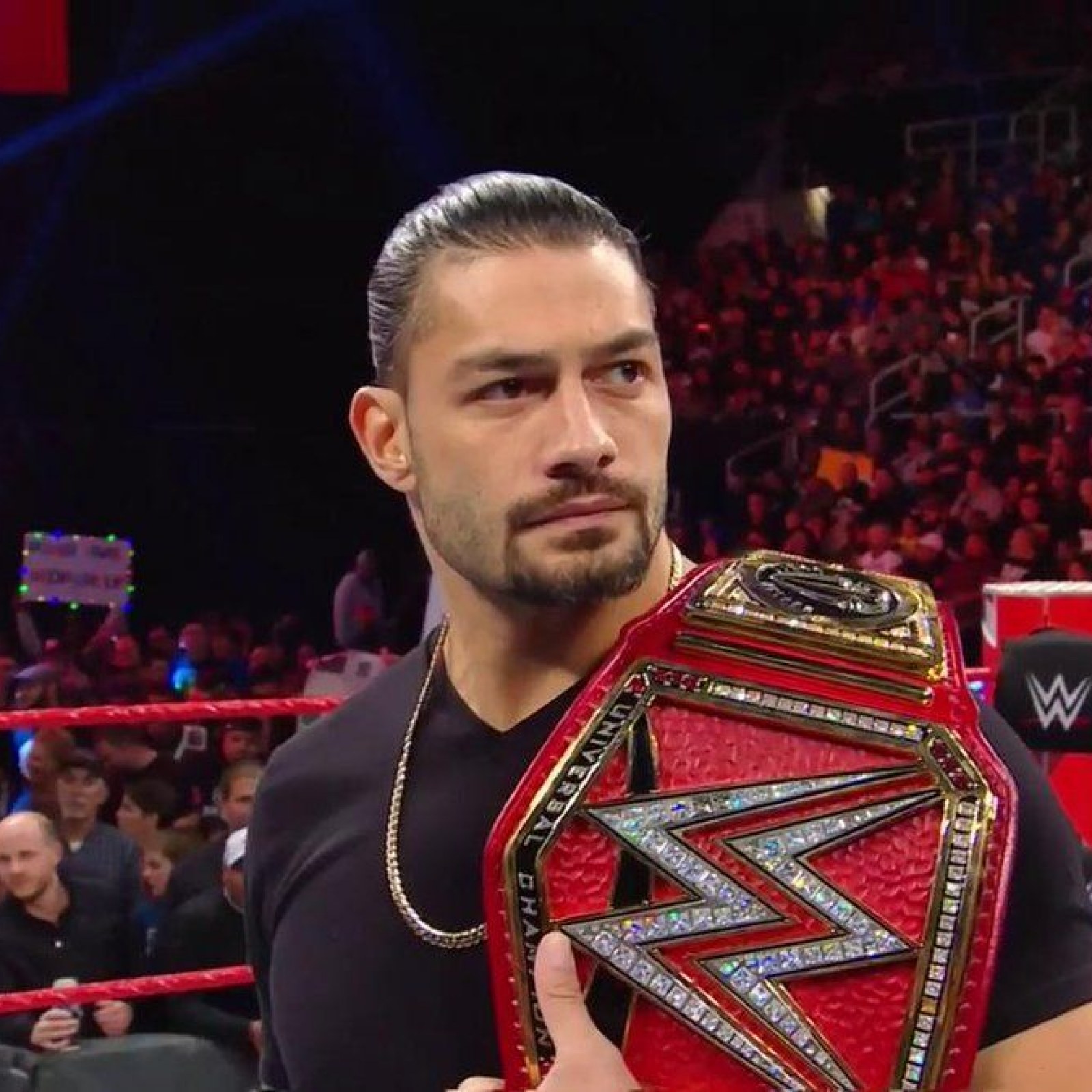 Wwe S Roman Reigns Returns To Monday Night Raw To Give Update On