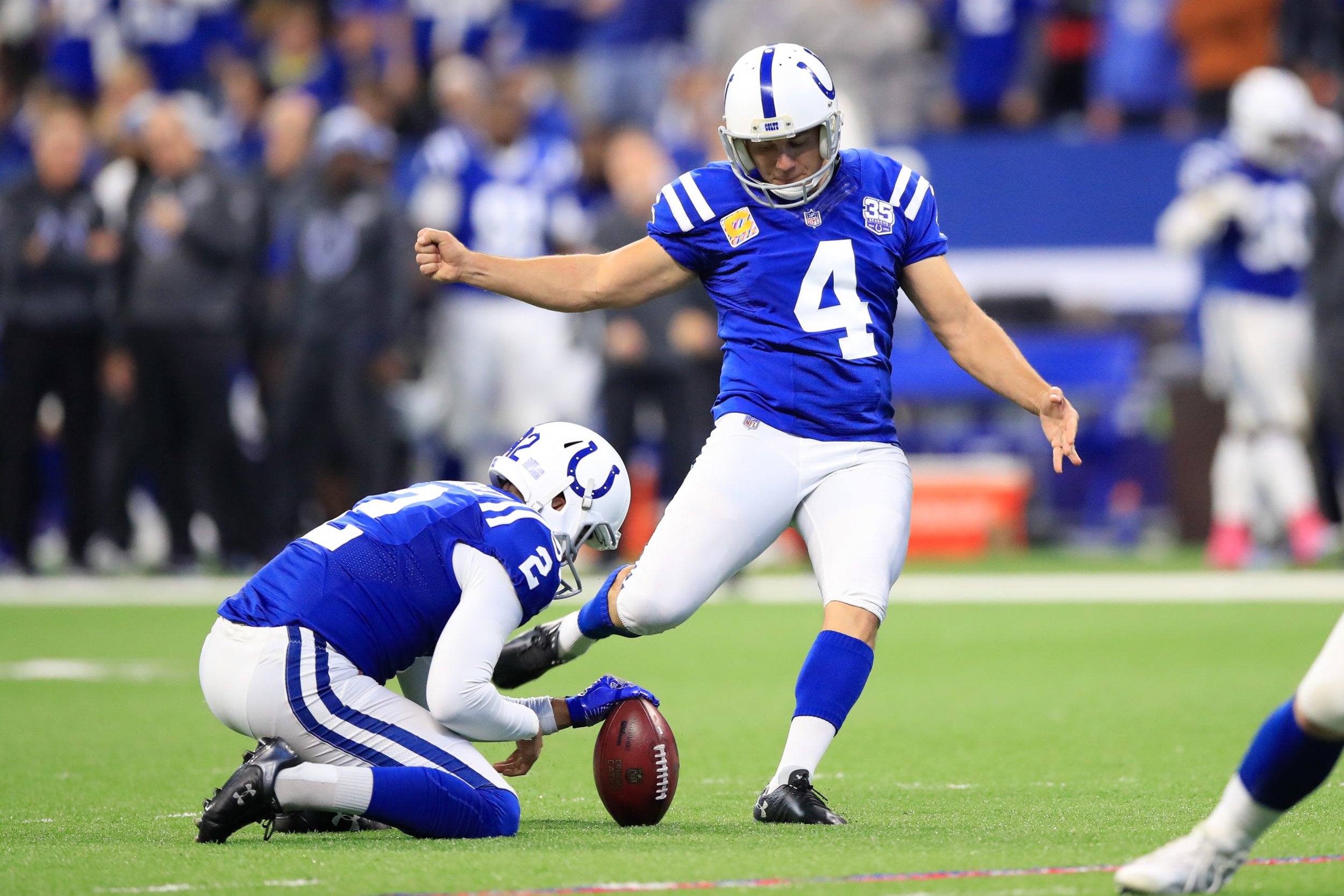 Adam Vinatieri Drills 57 Yard Field Goal at Age 45! 