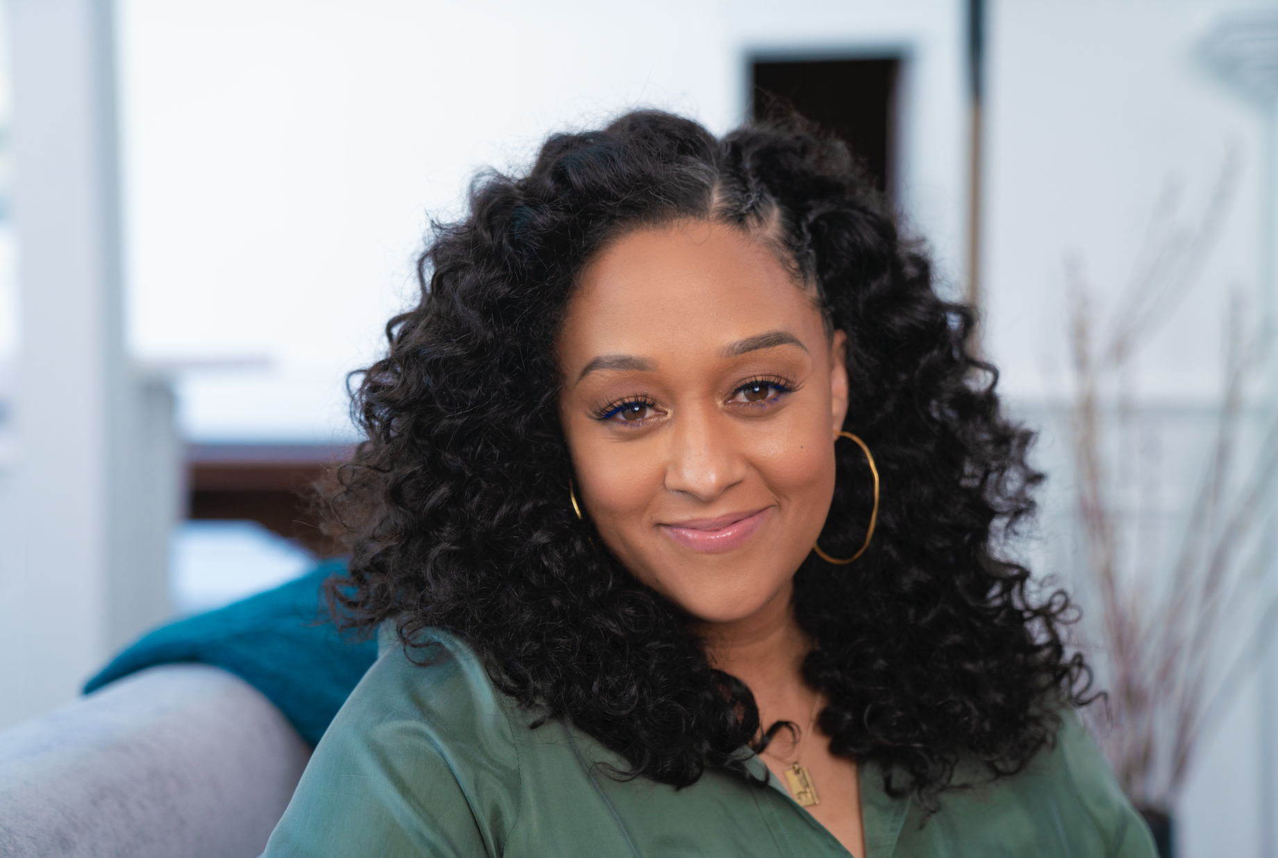 Tia Mowry Hairstyles | darkcincinnati