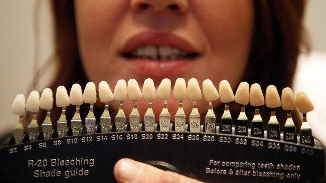 Woman Pulls 13 Teeth From Patient in Dentist Break-In Without Medical  License