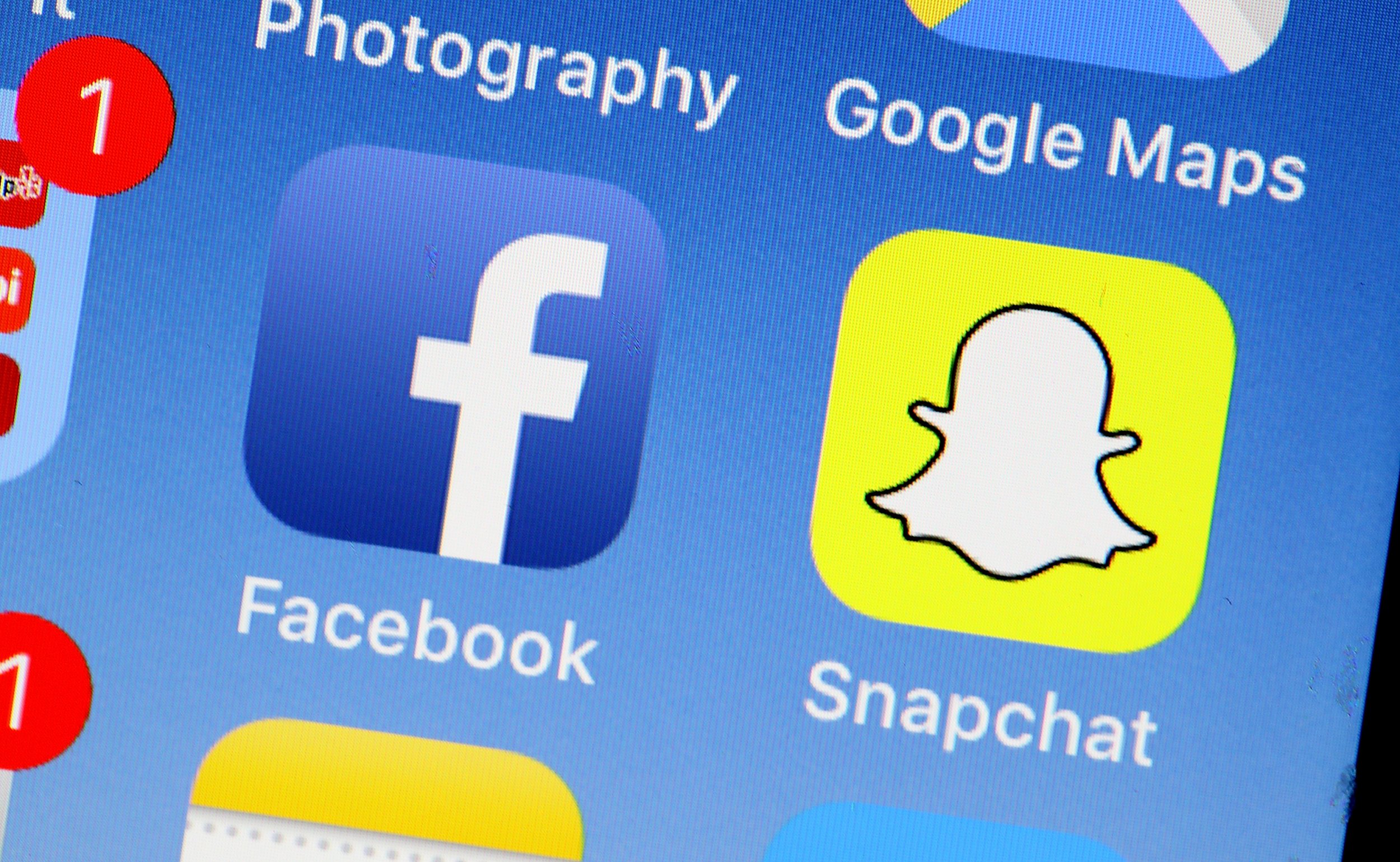 Snapchat Not Working: Users Report Black Screen in App ...