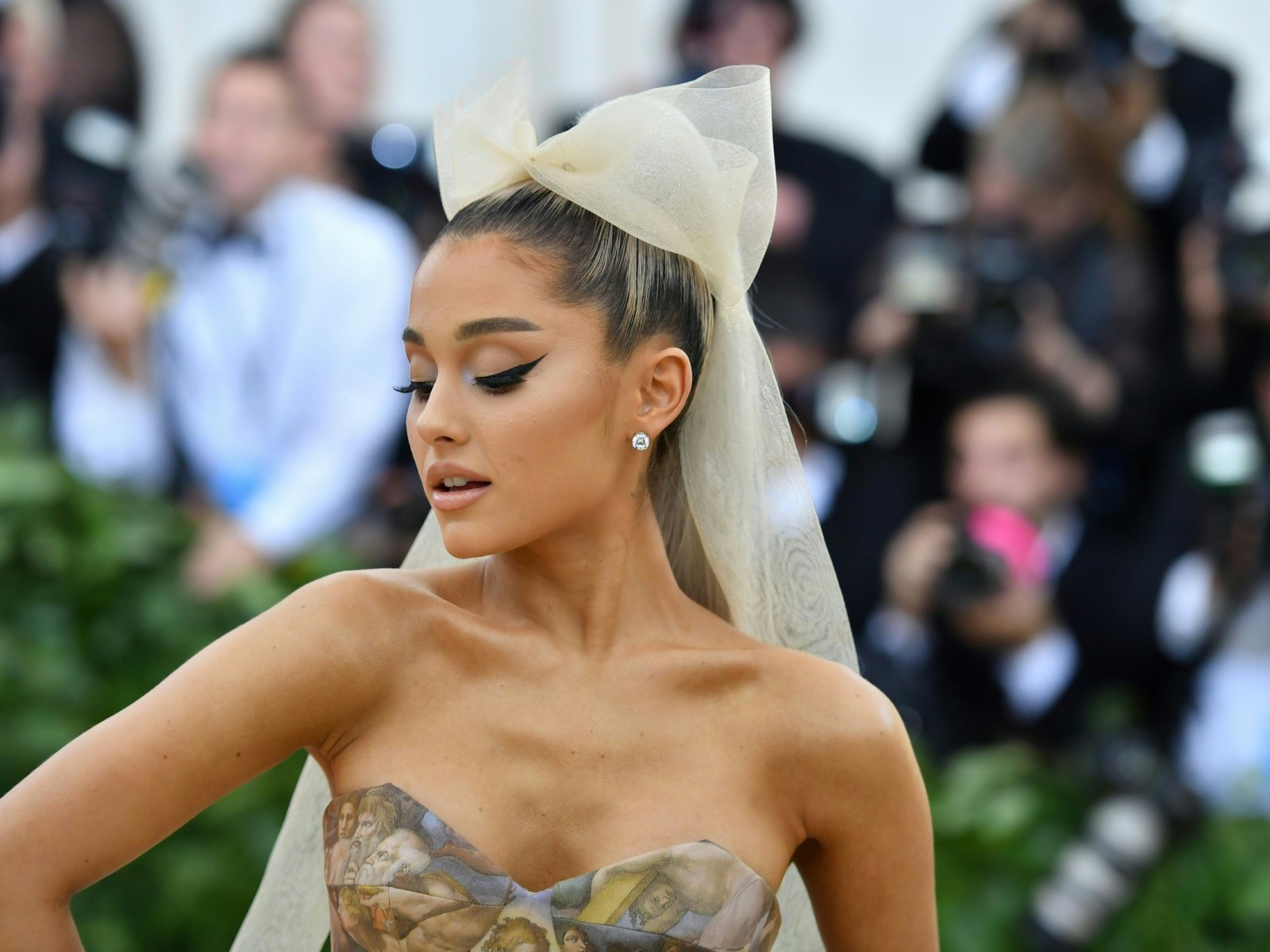 Ariana Grande S Breathin Video Seemingly Pays Tribute To Mac Miller
