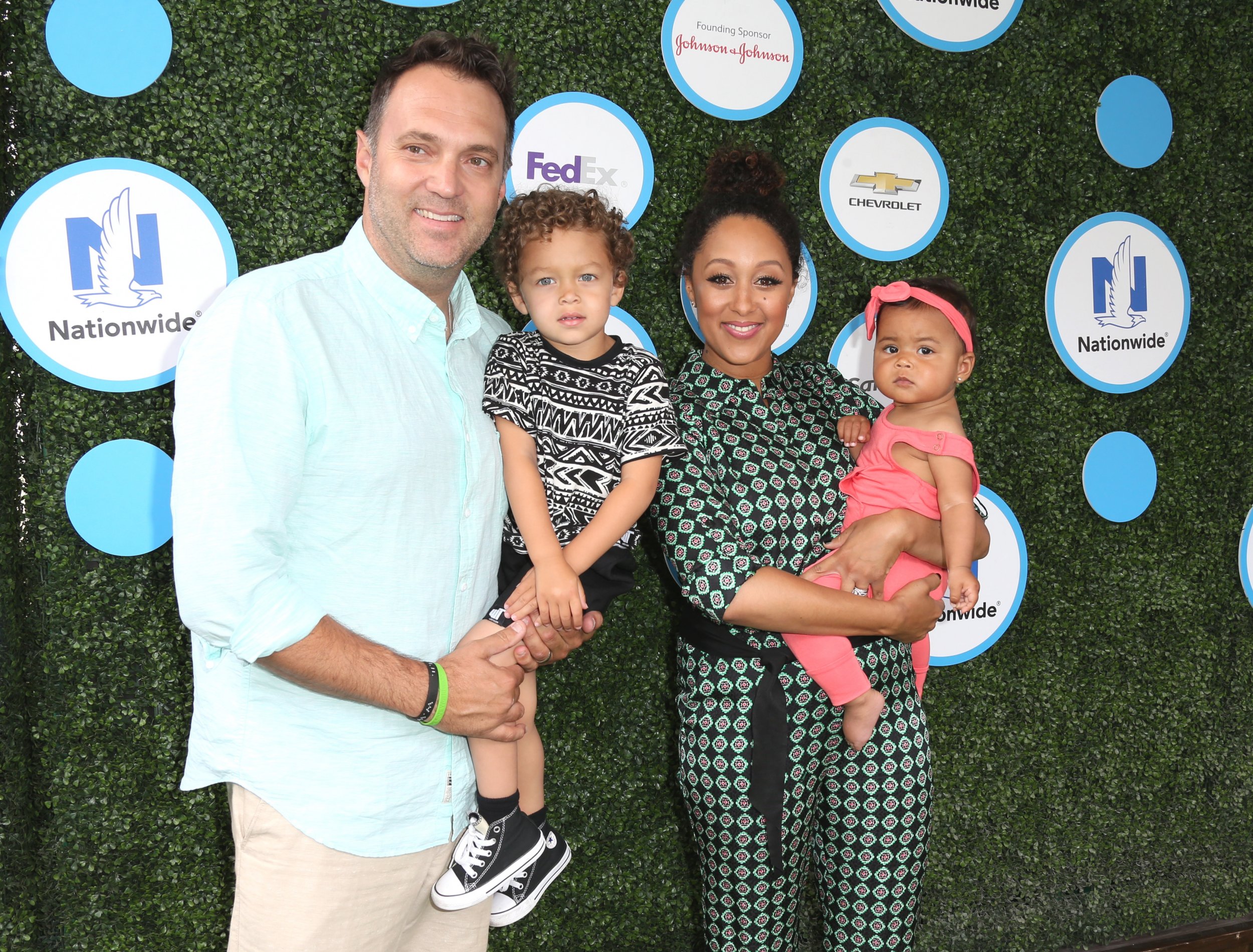 Devastated' Tamera Mowry Confirms Niece Alaina Housley Died In Thousand  Oaks Shooting