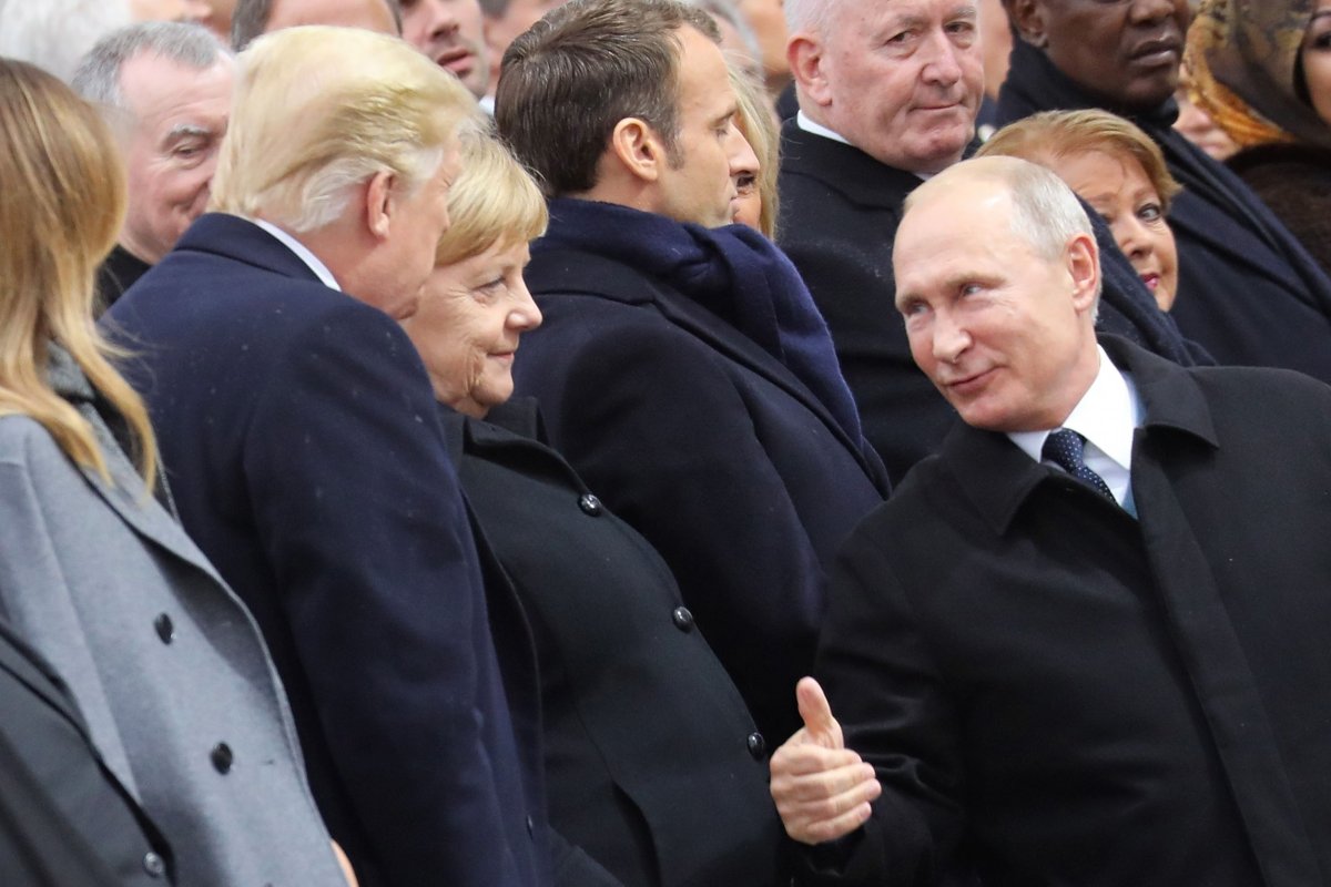 Trump Putin Paris