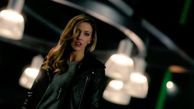 earth 2 laurel lance arrow season 7