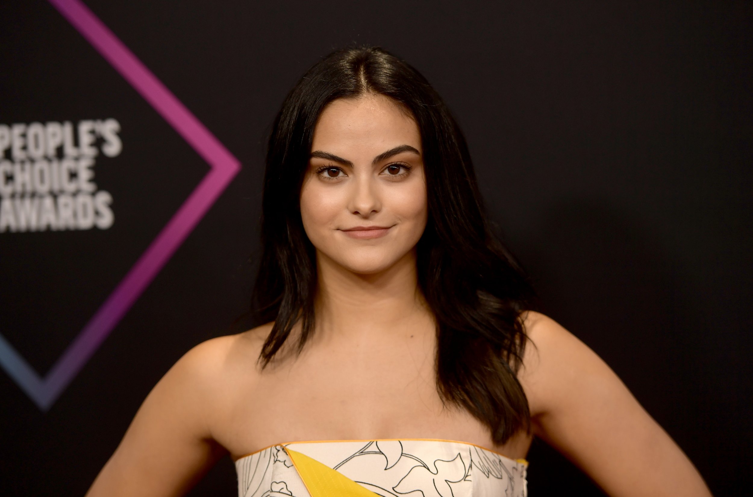 Camila Mendes facebook