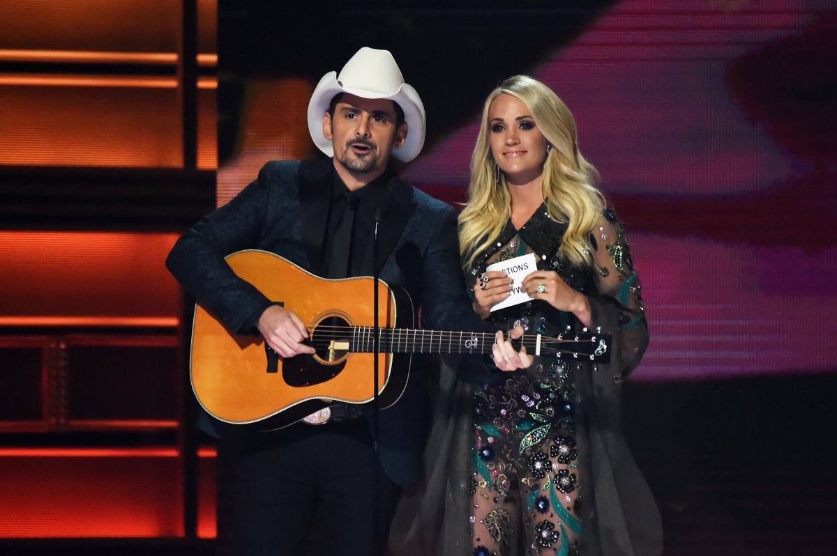 Carrie Underwood and Brad Paisley to Host 52nd CMA Awards