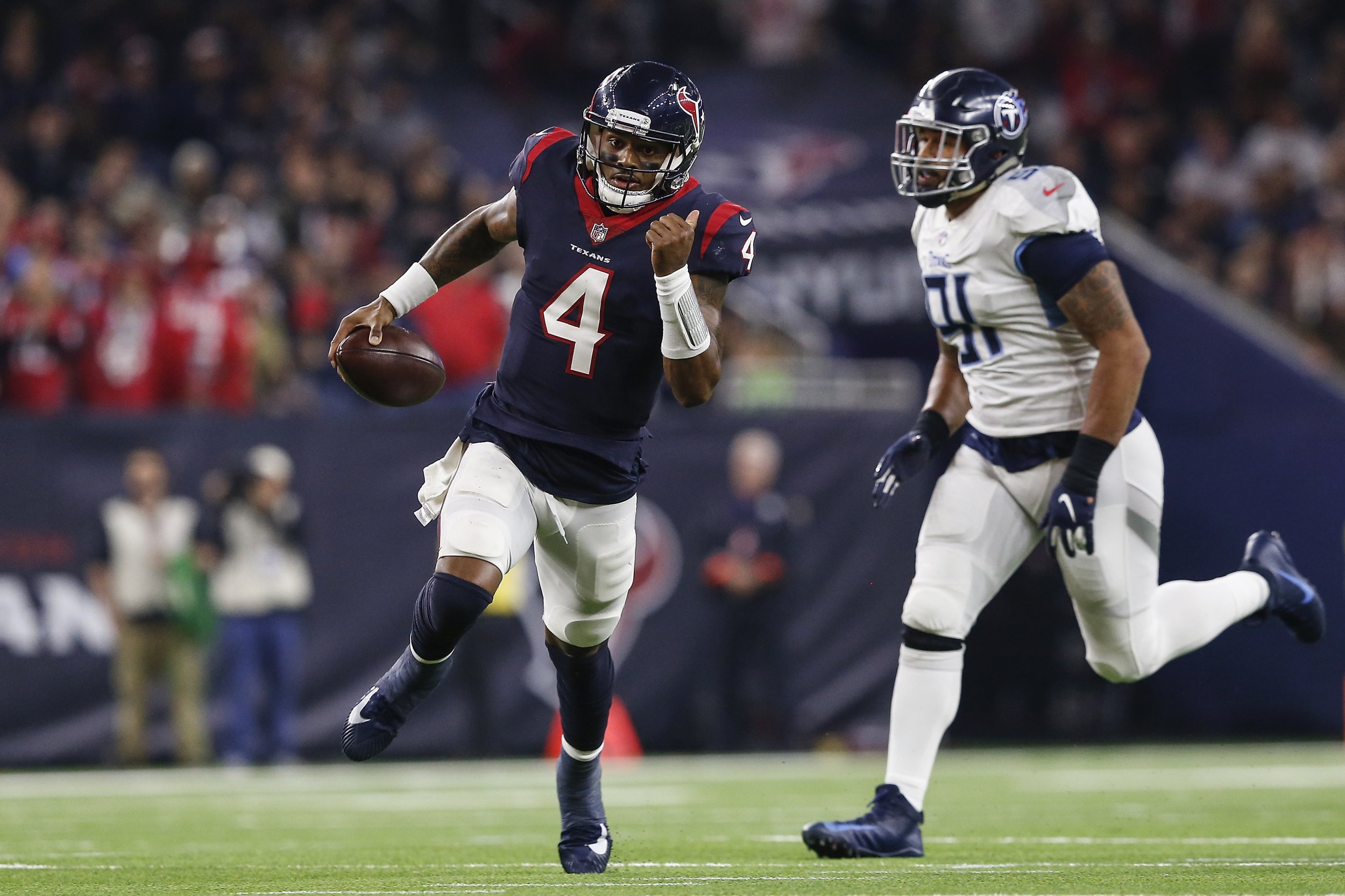 Texans beat Titans 34-17 for team-record 8th straight win