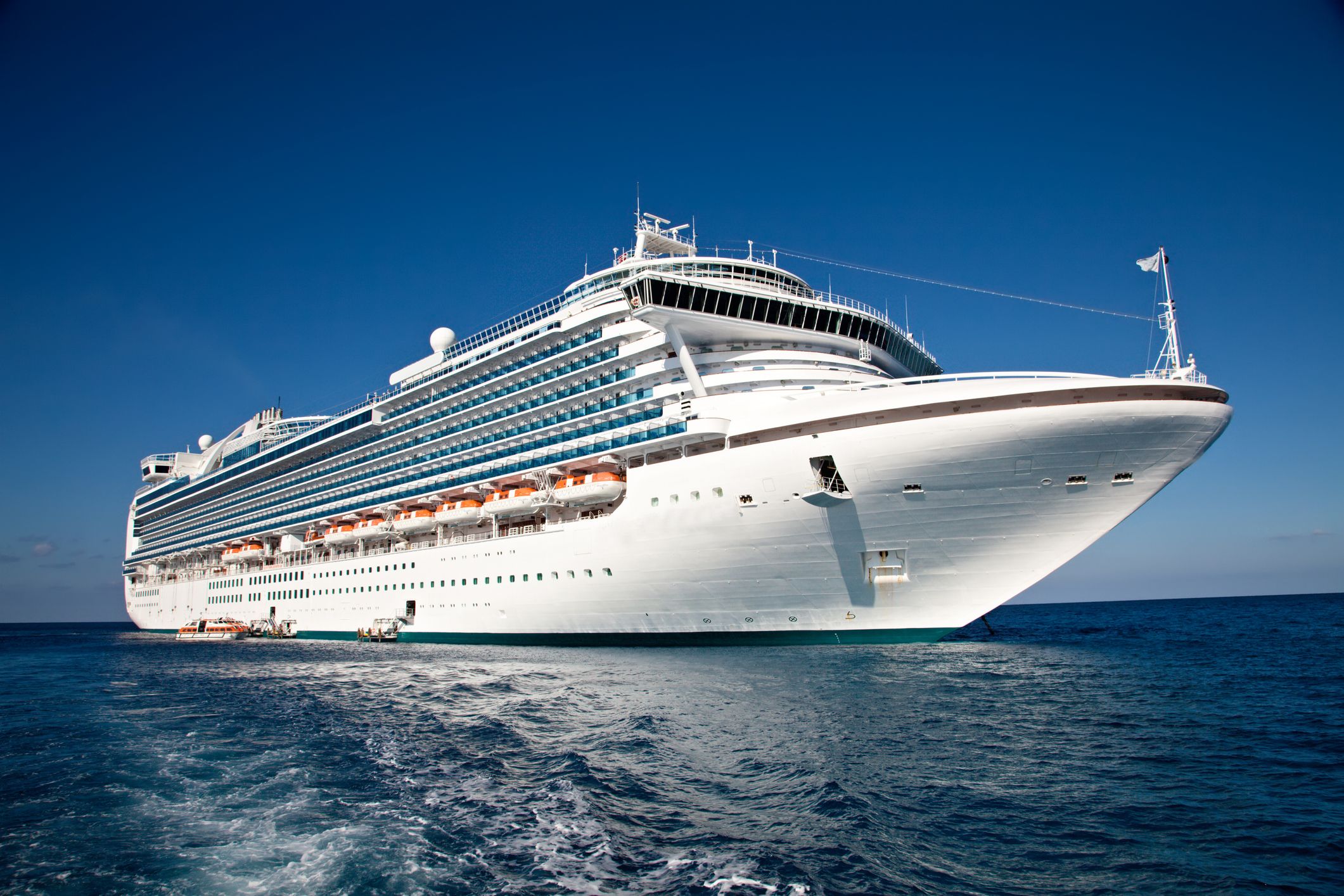 Cruise Ship Murder Foiled Woman Escapes Fiance Like A Ninja After He Tries Throwing Her Overboard