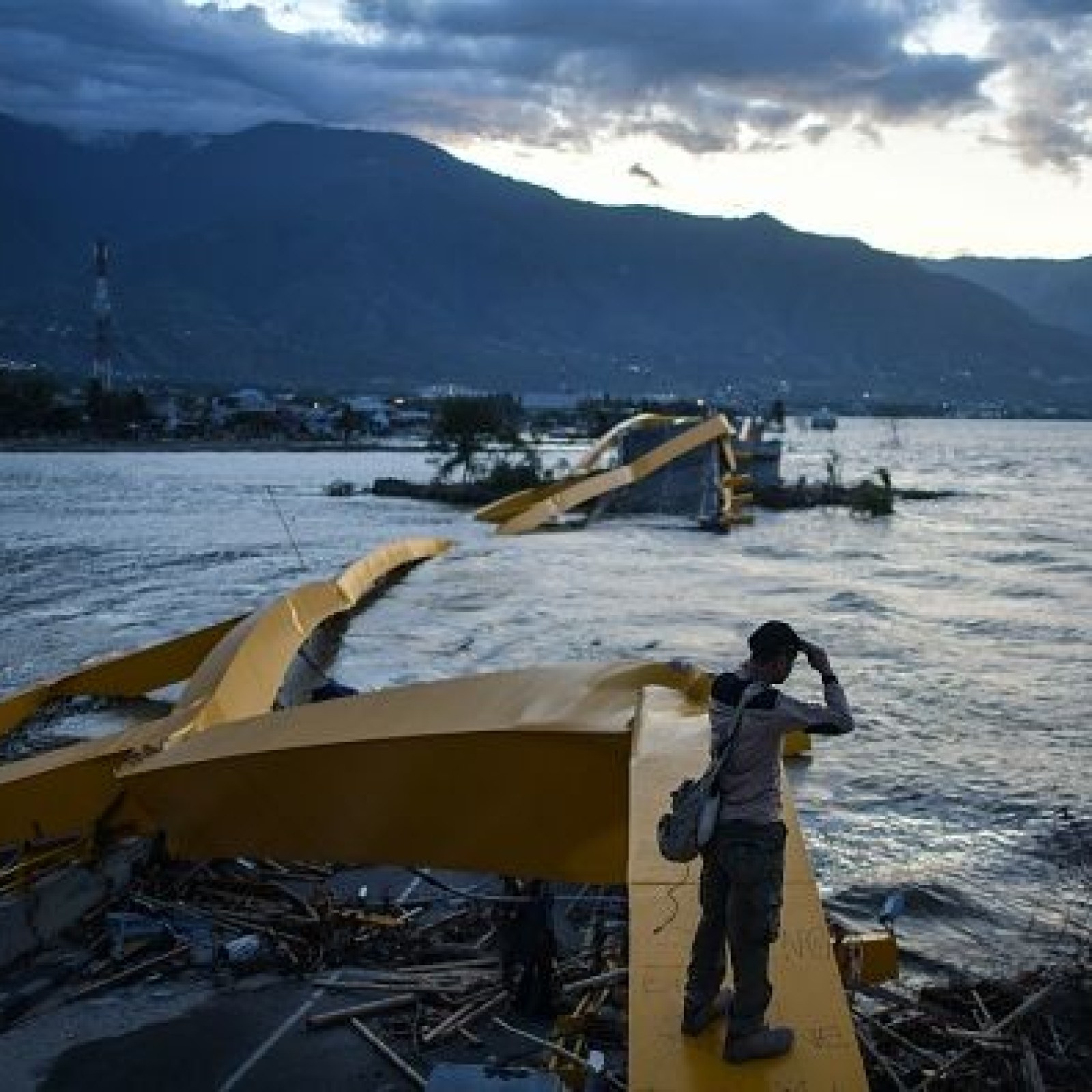 Earthquake Wednesday Has Pacific Islands On Tsunami Alert