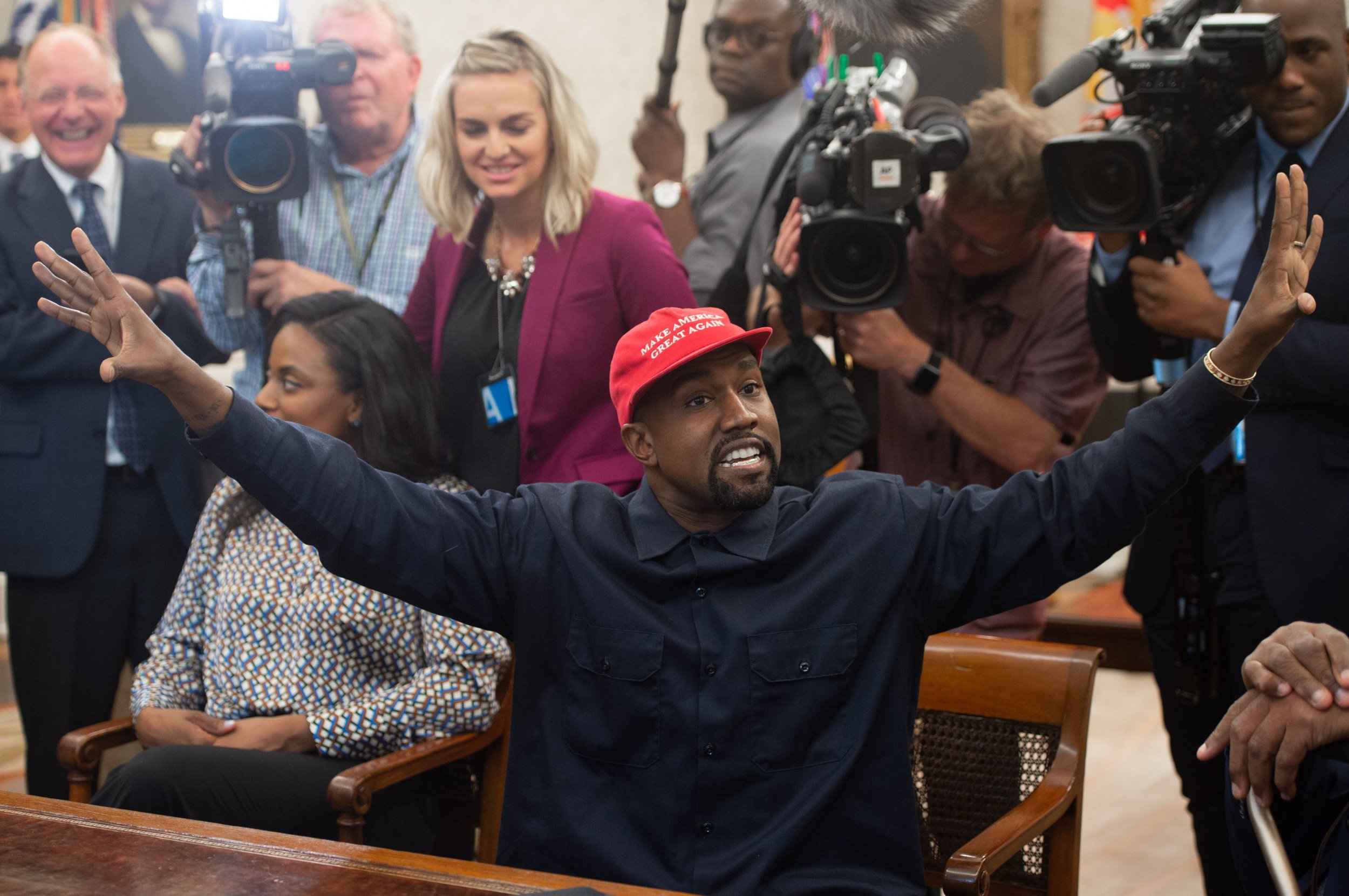 Kanye West Deletes Jimmy Kimmel Tweets