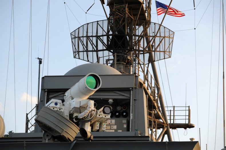 Laser_Weapon_System_aboard_USS_Ponce_(AFSB(I)-15)_in_November_2014_(05)