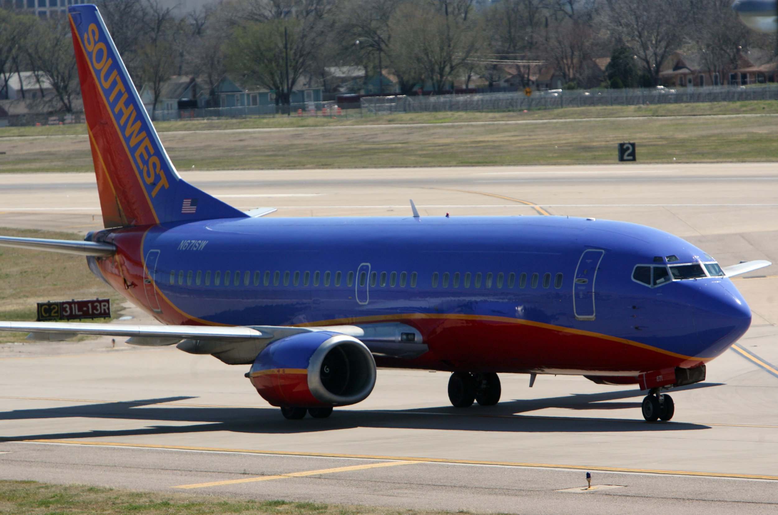 southwest burbank rain runway 