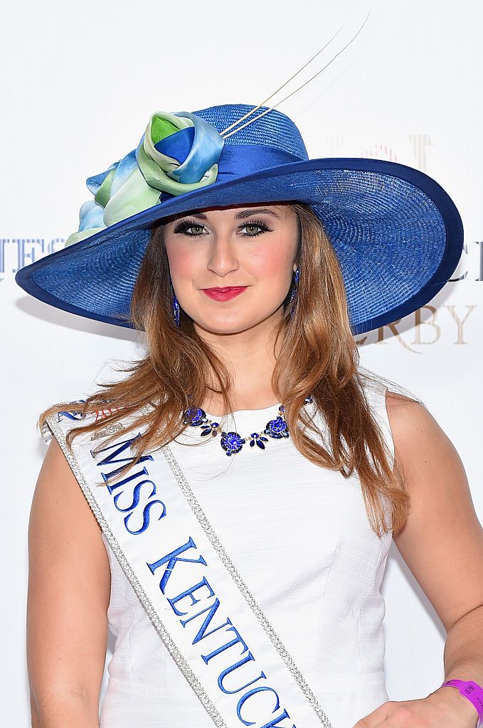 Former Miss Kentucky charged with sending nude photos to 