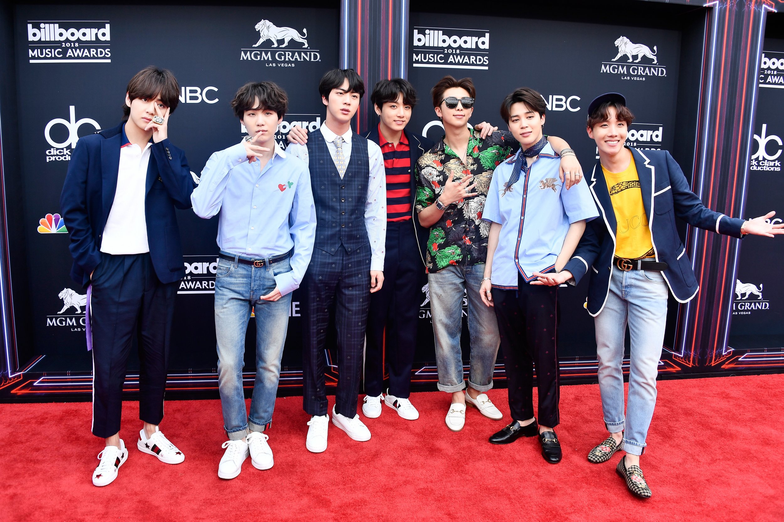 Bts Supported By Army Of Fans Beat Kanye West And Ariana Grande As 5349