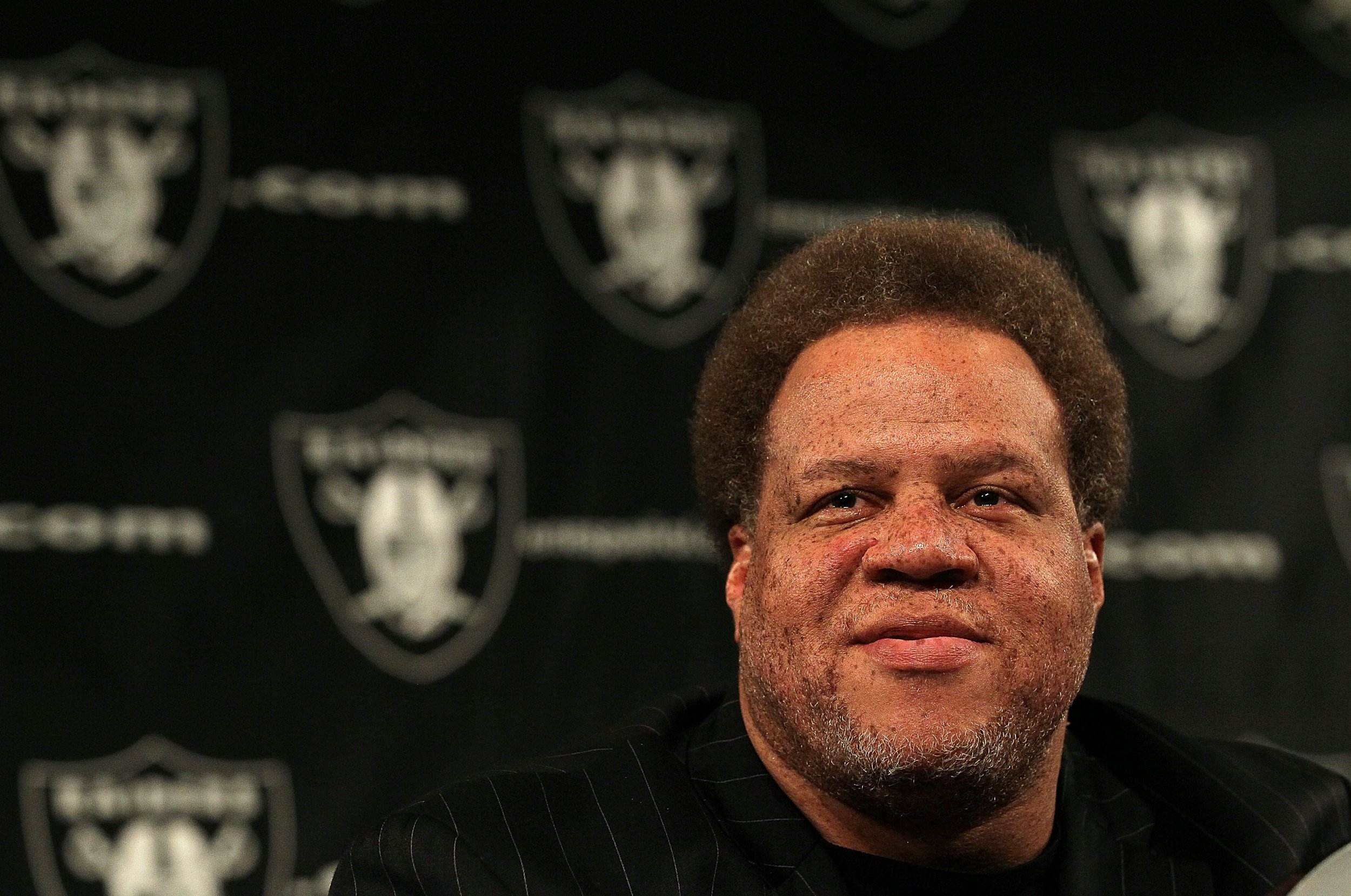 Oakland Raiders promote from within in naming interim GM