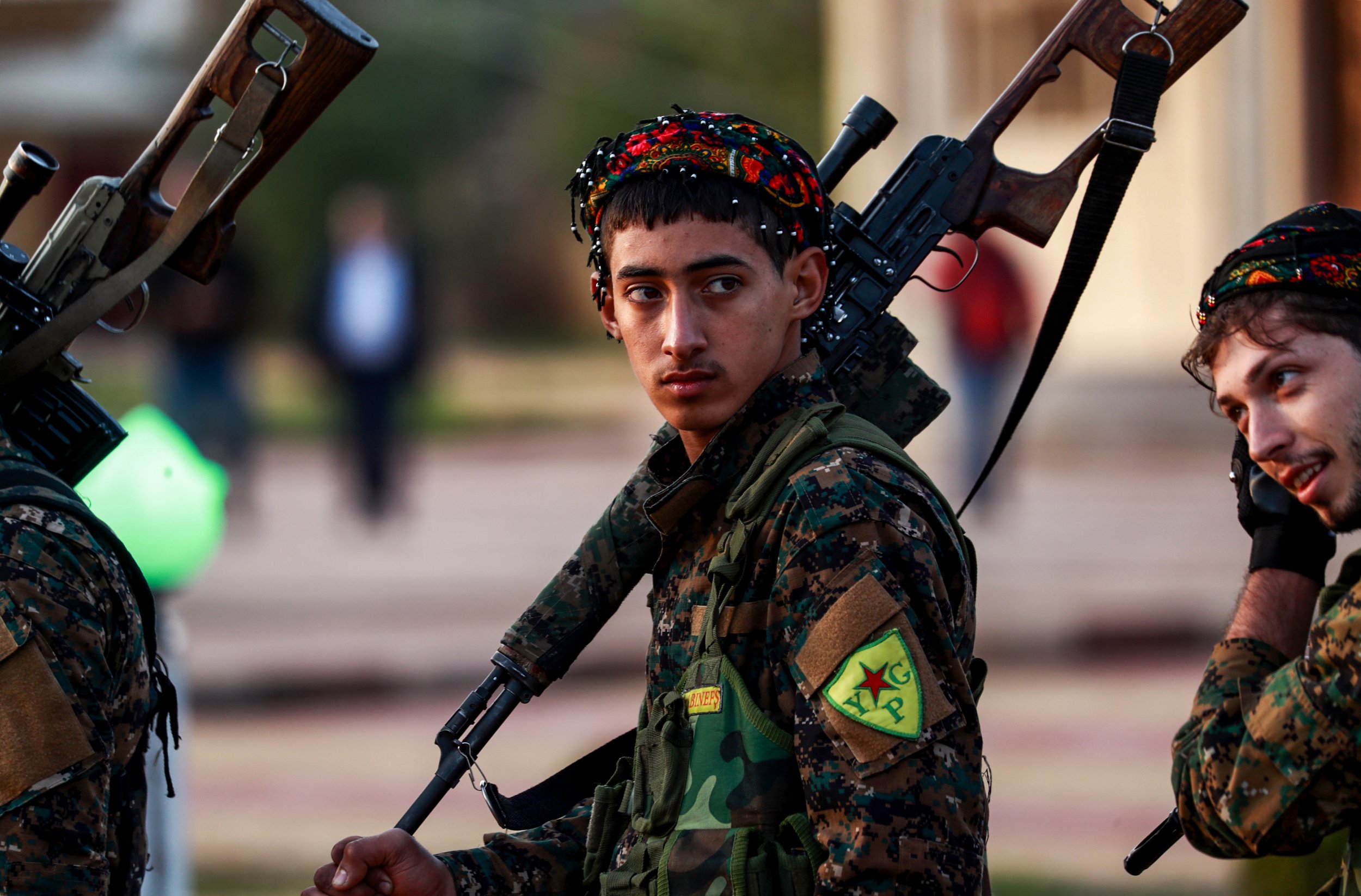 Курди перевод. YPG курды. Курды внешность. Курды мужчины. Сирийцы внешность.