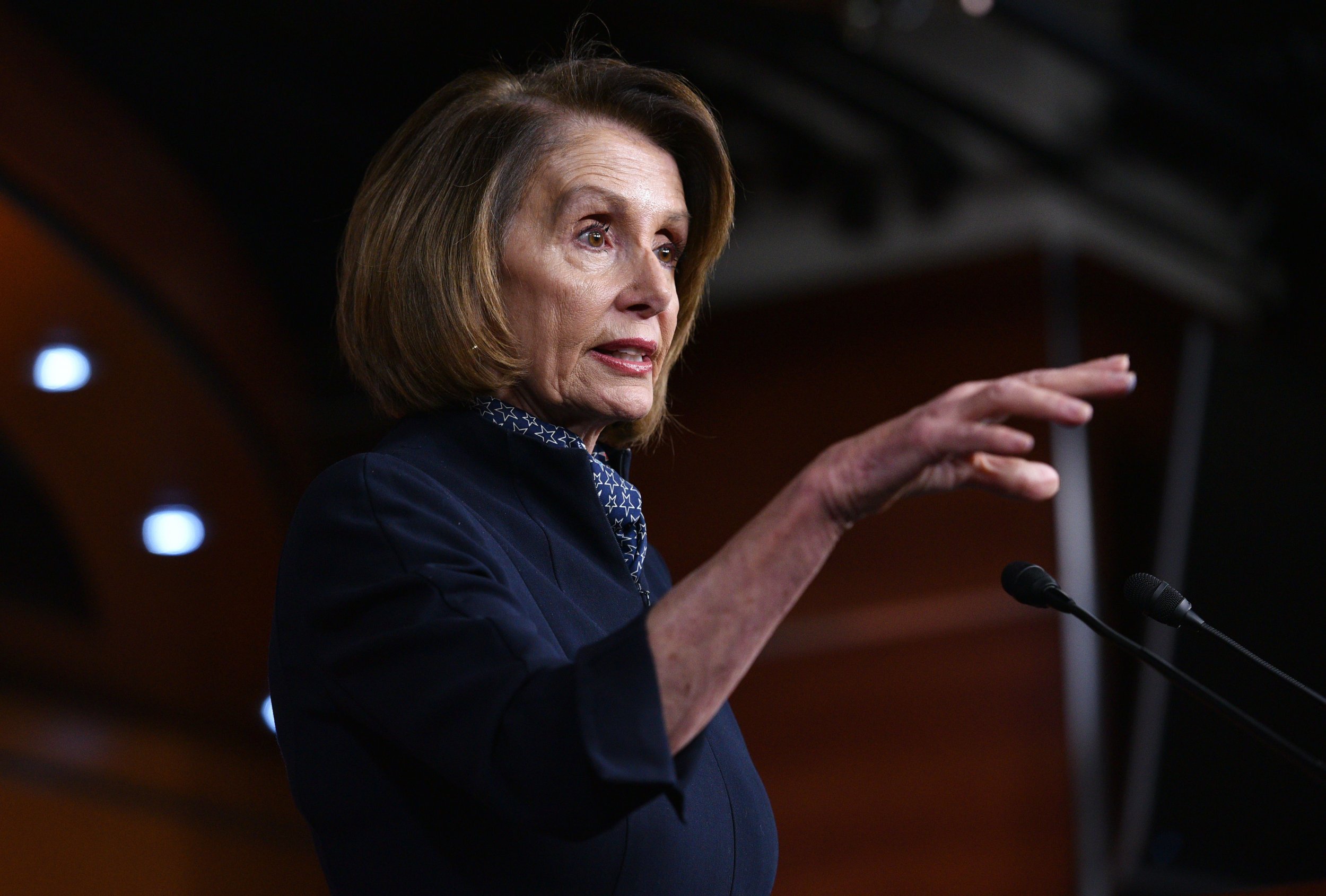 Nancy Pelosi Calls Trump's Oval Office an 'Evidence-Free Zone,' Says He ...