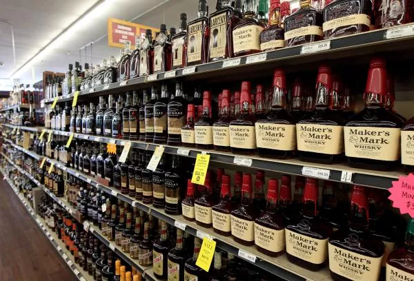 New Year's Day Store Hours: When Do Liquor Stores Open, Close?