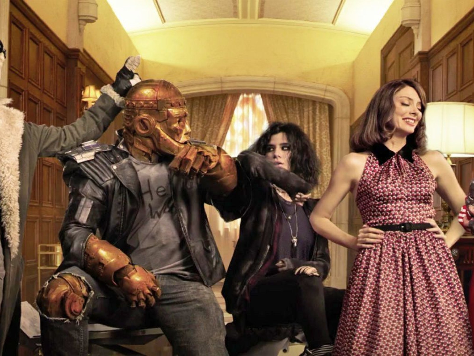 Doom Patrol' Trailer First Look: DC Universe Reveals Cast to 'Spongebob' Song Doom Patrol' Trailer First Look: DC Universe Reveals Cast to 'Spongebob' Song