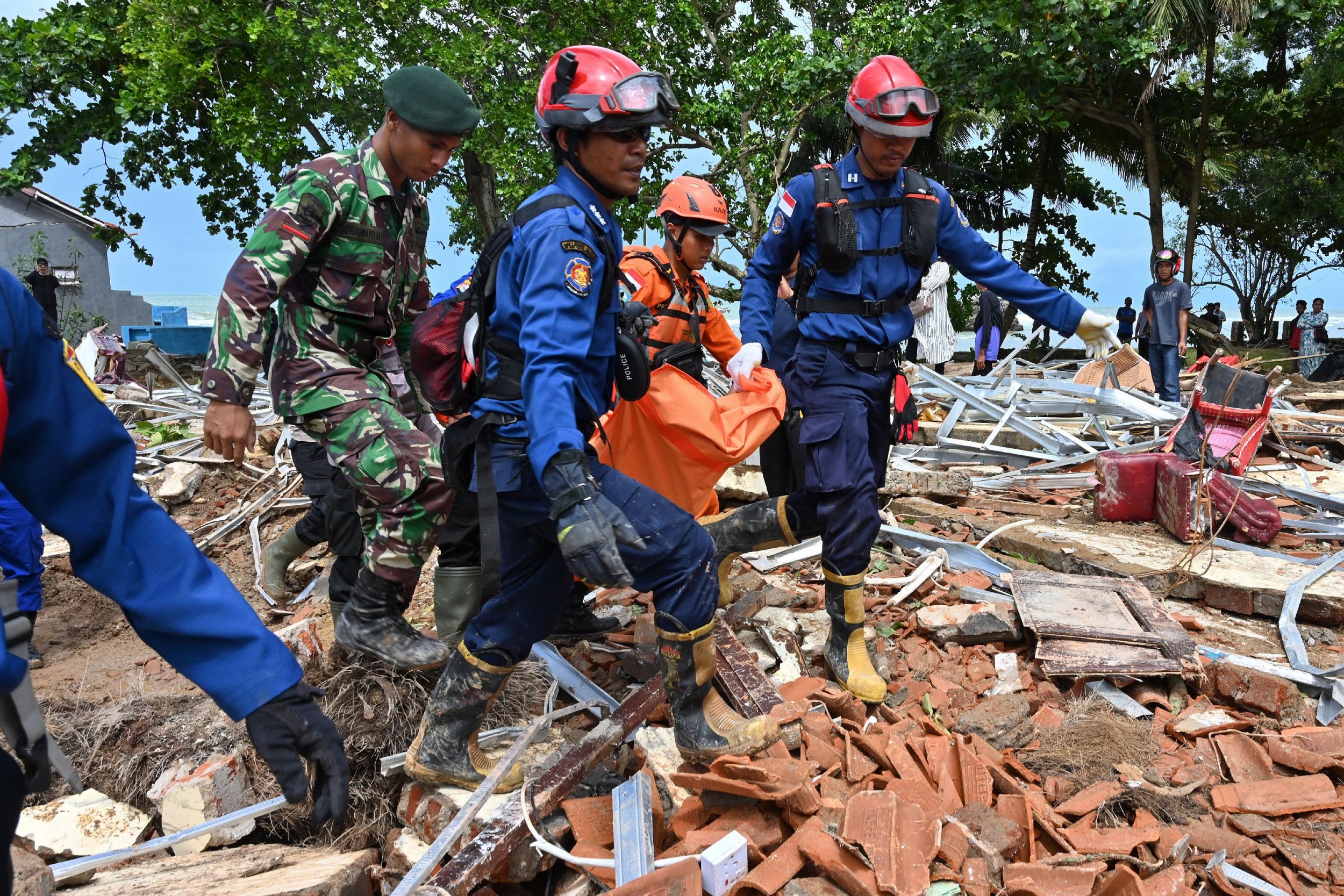 Indonesia tsunami java