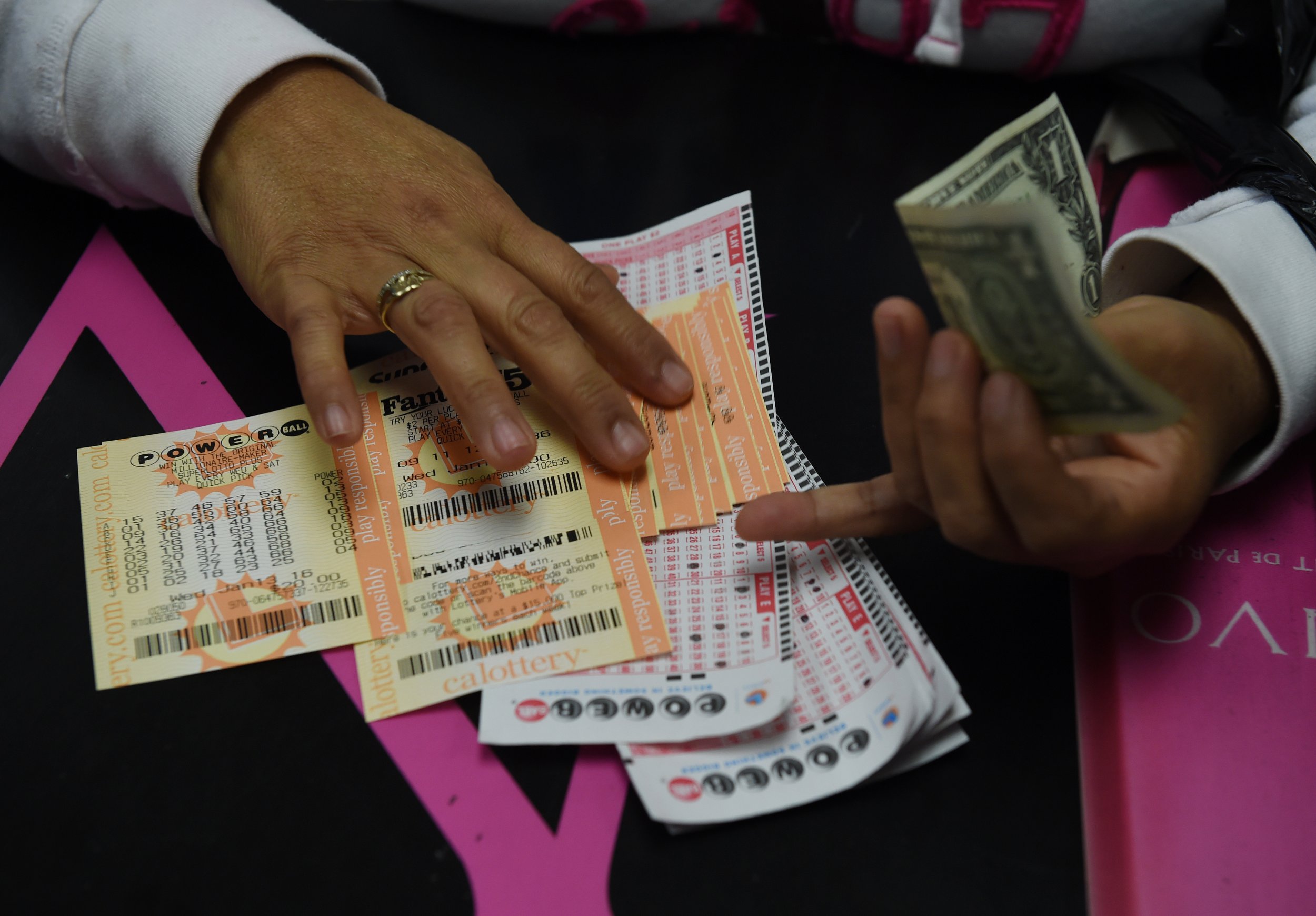 Winning numbers drawn for Powerball's $532 million jackpot