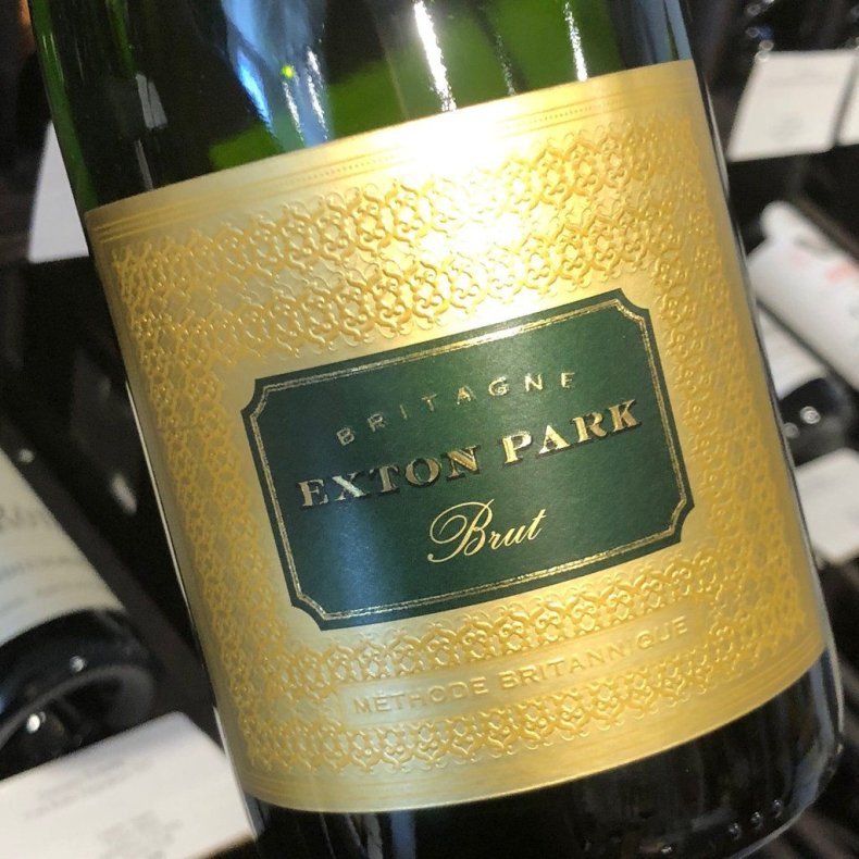 Exton_Park_Brut_Reserve_NV_1024x1024