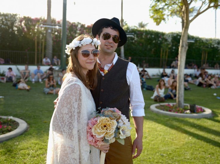 儿童免费新婚夫妇 child-free wedding couple