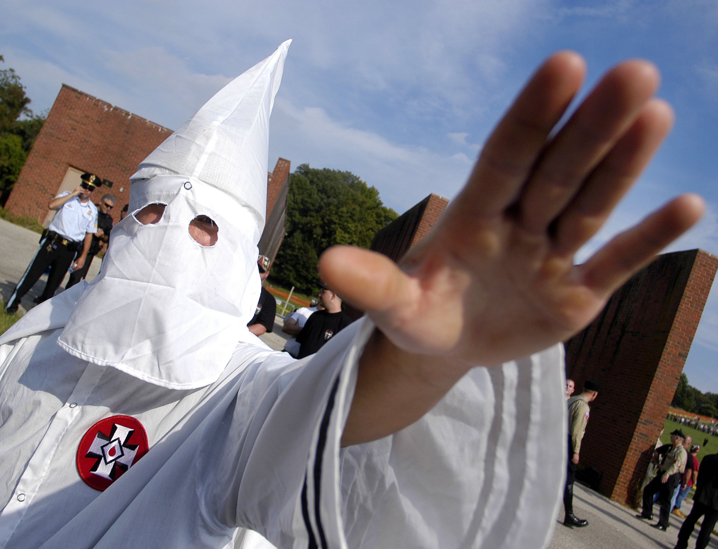 KKK robe sells for $375 at auction Bidding lasts 30 seconds, buyer