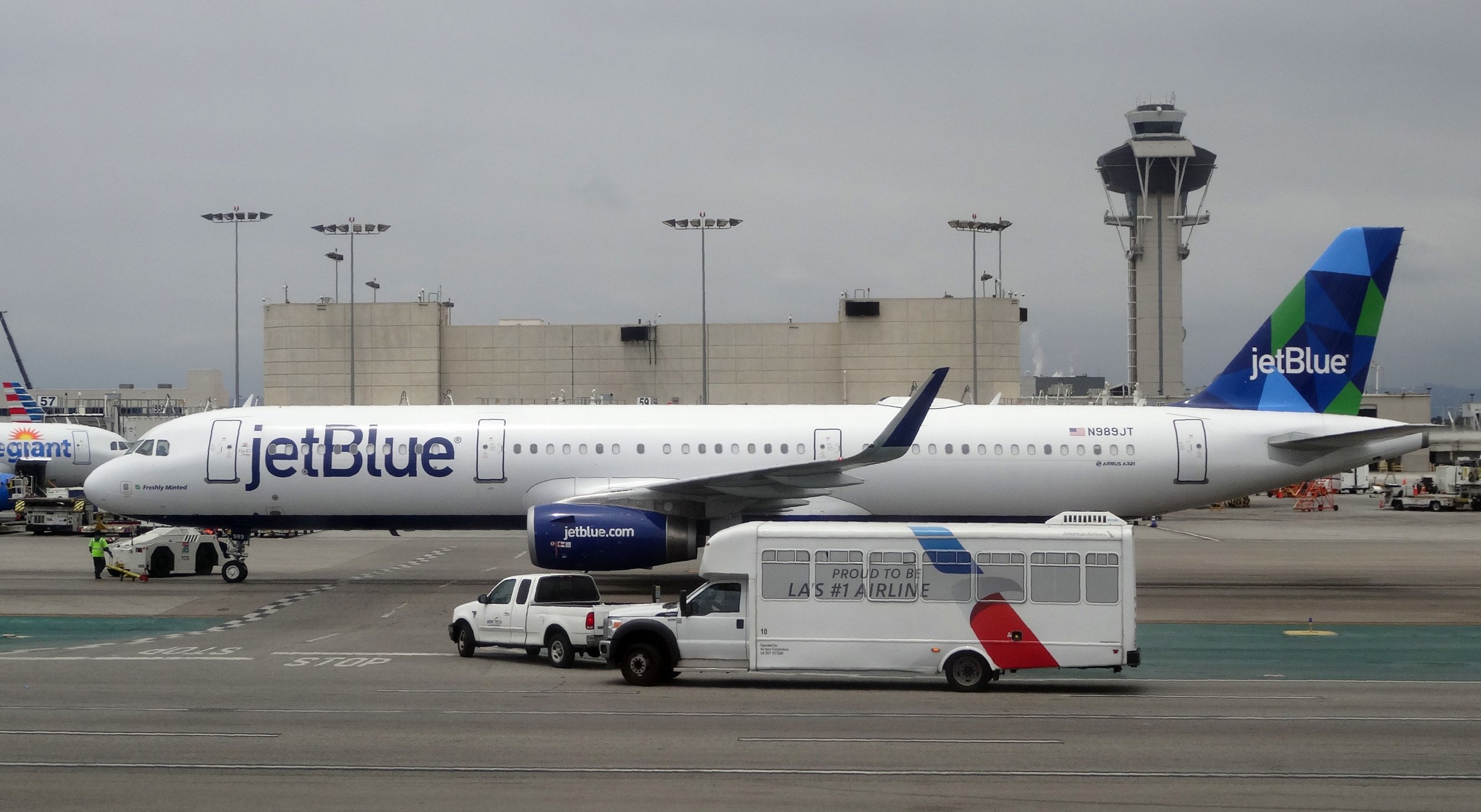 Lightning, Plane, JetBlue, Airplane, Emergency Landing, Overweight