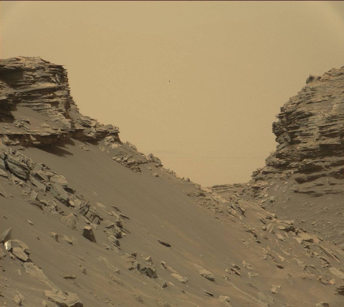 16 8020_mars-curiosity-rover-msl-rock-layers-PIA21042-full2NASA Mars Rover