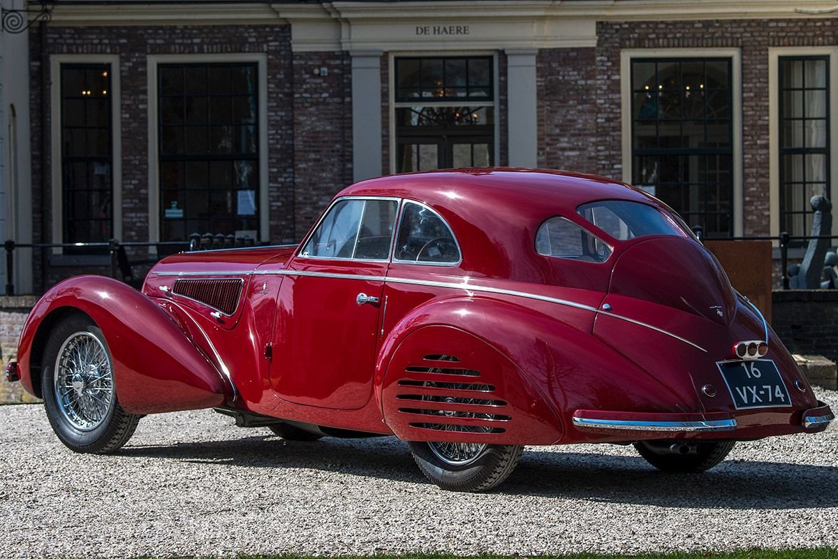 02-1939-Alfa-Romeo-8C-2900B-Touring-Berlinetta---©-Artcurial