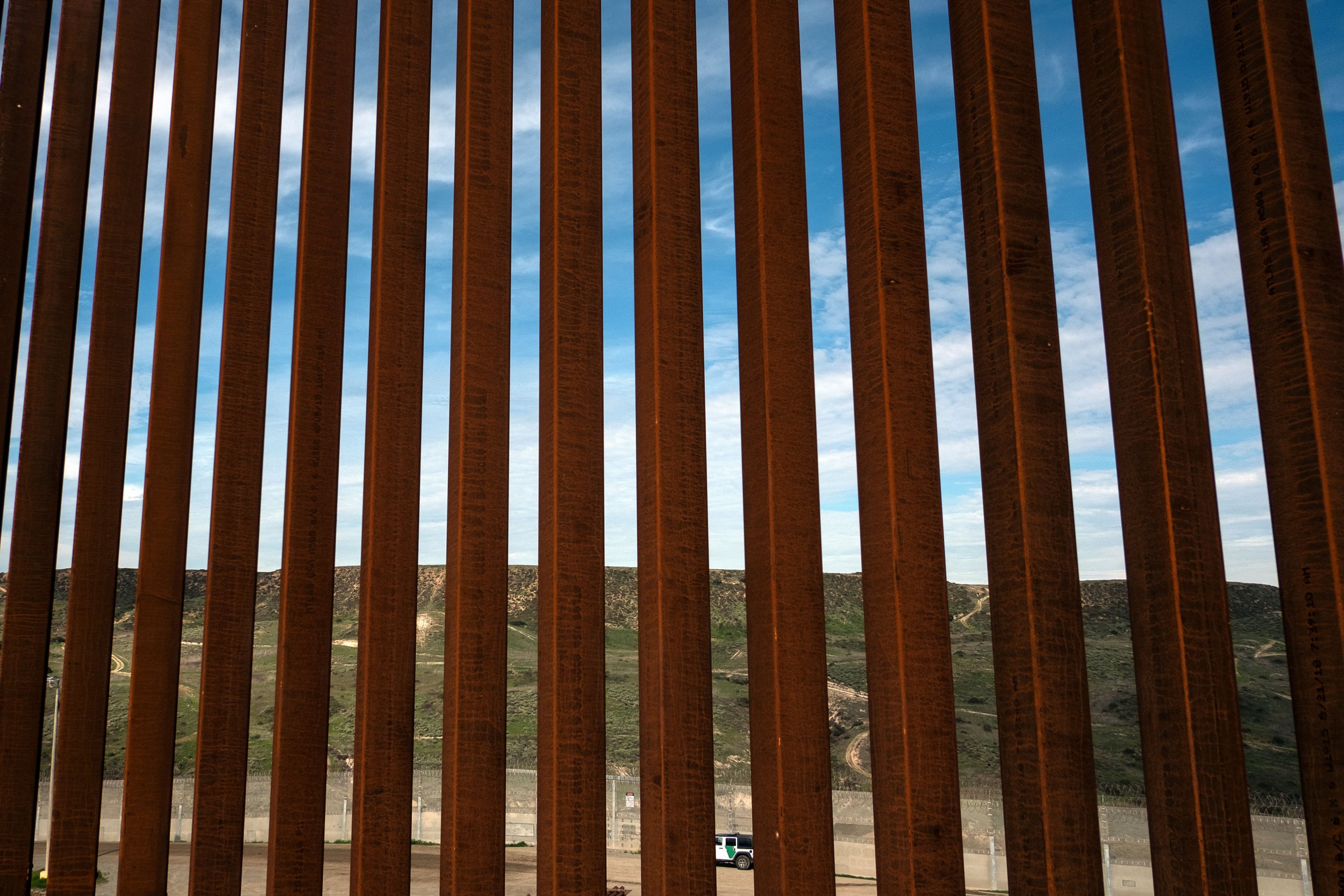 hell has open borders controversy border wall ad 