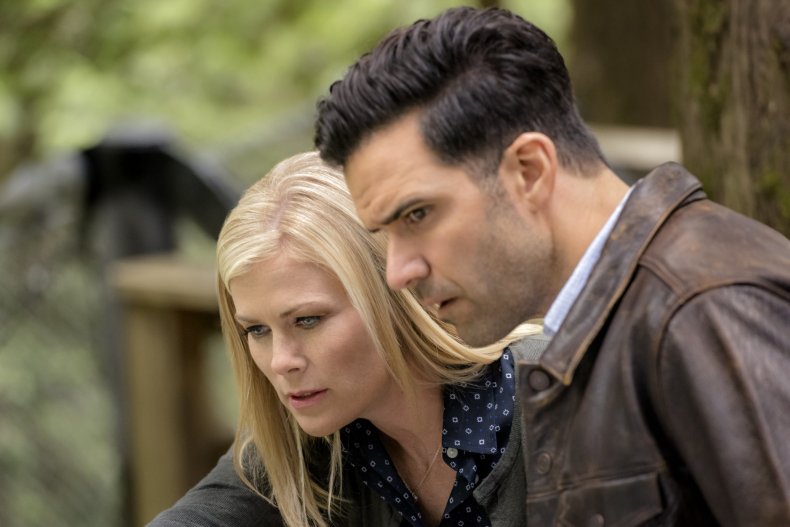 'Days of Our Lives’ Star Alison Sweeney’s Love of True Crime Podcasts Inspired Her New Hallmark Series ‘Chronicle Mysteries’