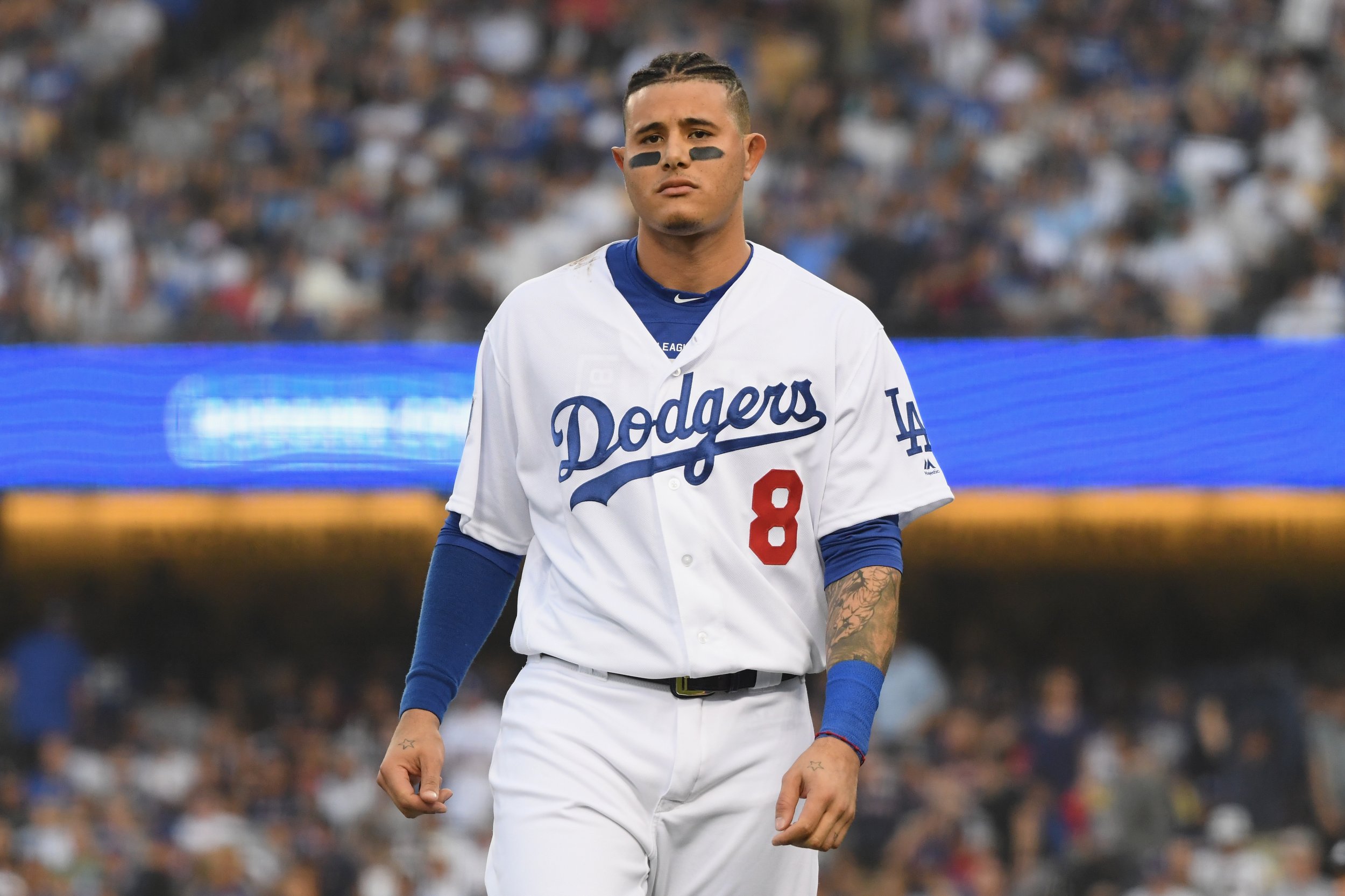 Manny Machado puts the Padres jersey on for first time!