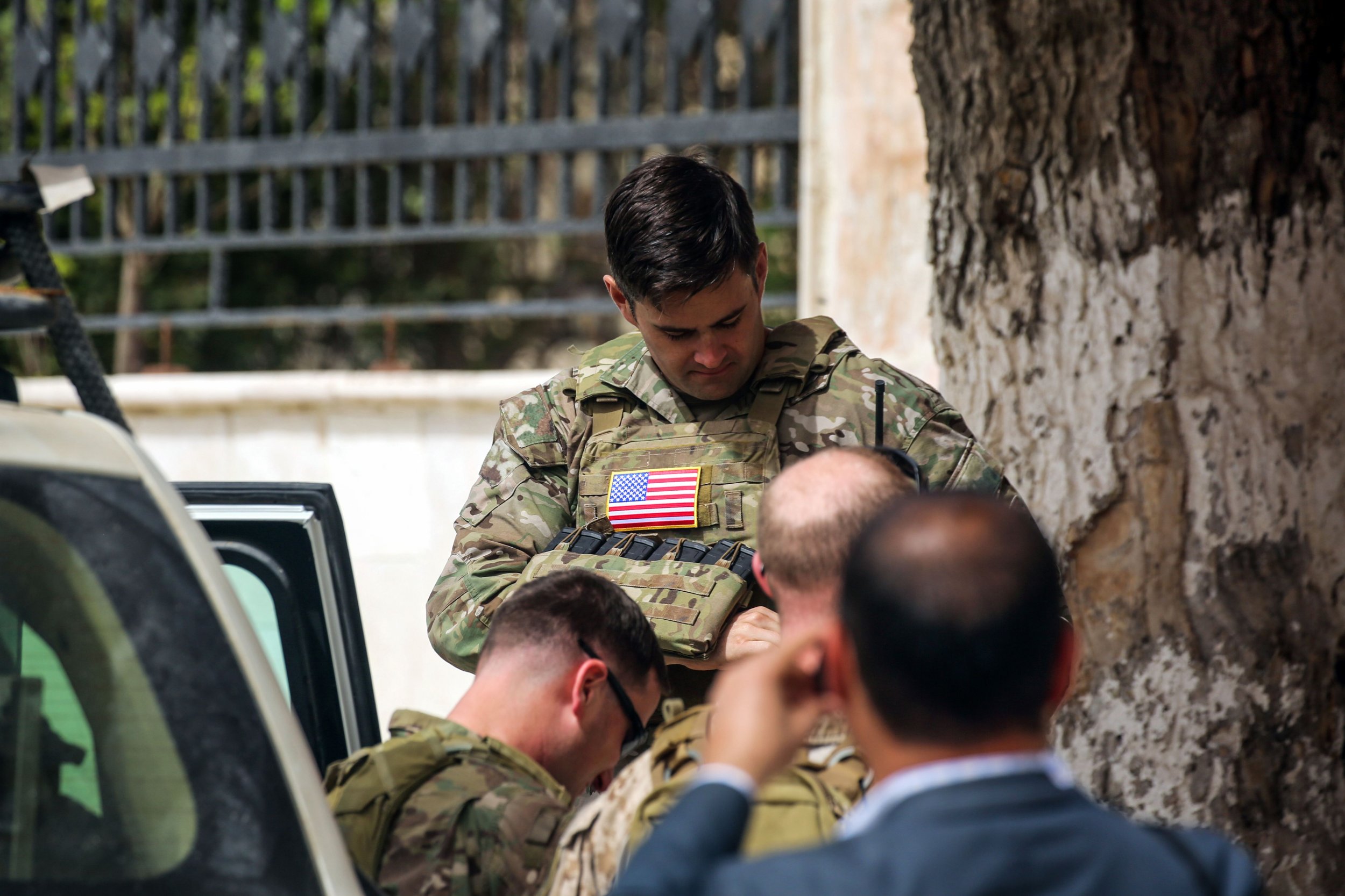 u-s-in-syria-why-is-white-house-leaving-200-troops-behind-as