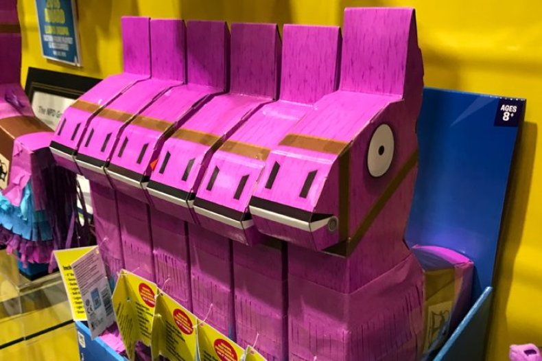 llama_pinata_jazwares