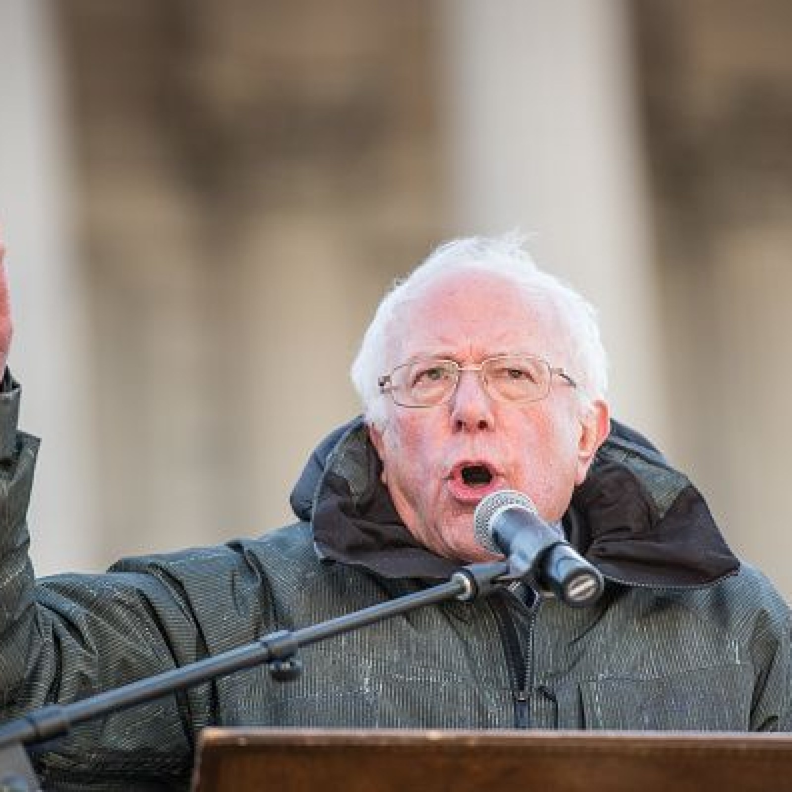 Bernie Sanders Town Hall How To Watch Live Stream Time For Cnn 2020 Campaign Event