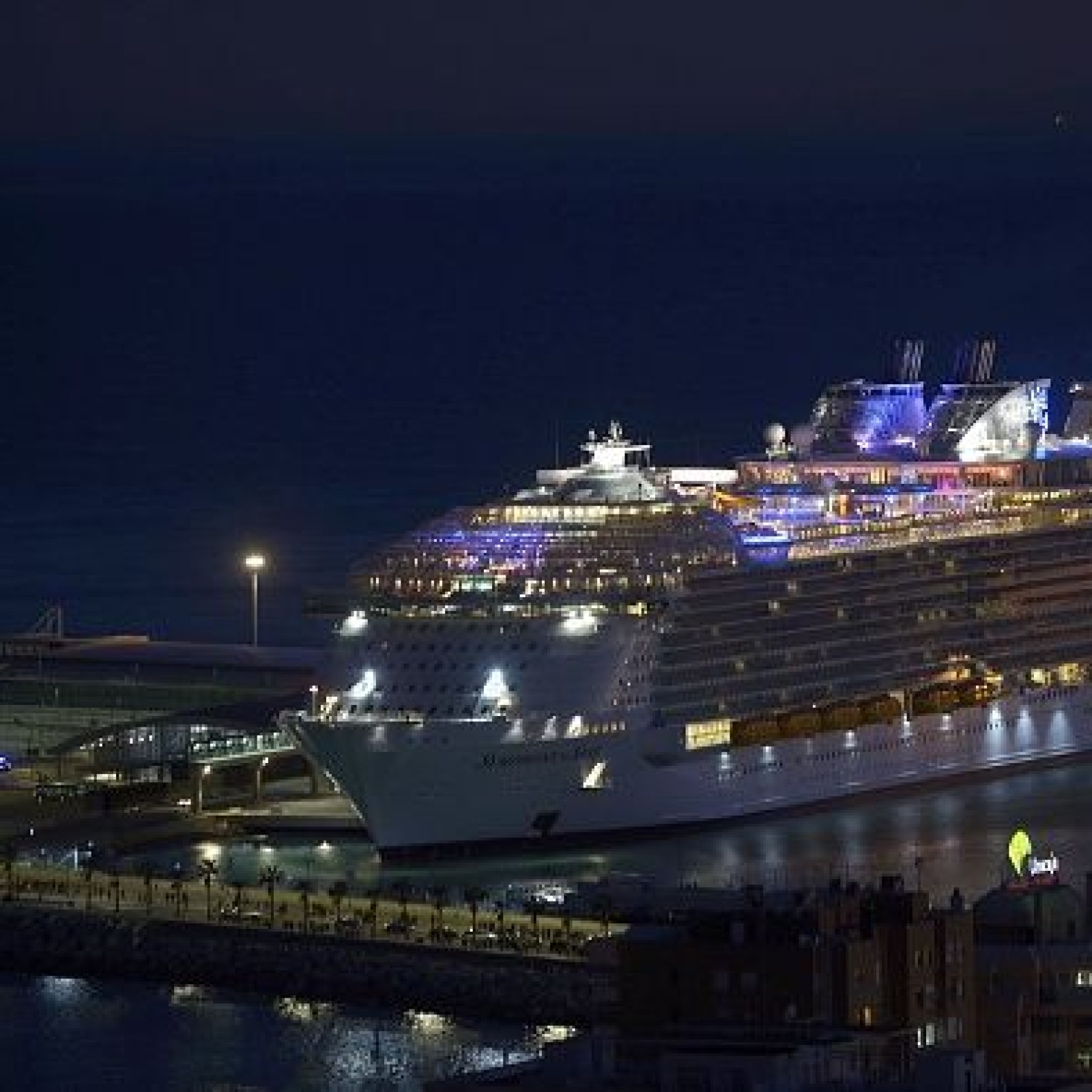 Couple Claims Cruise Ship Left Them In Mexico After Wife Fell Ill Cruise Says She Refused Local Treatment