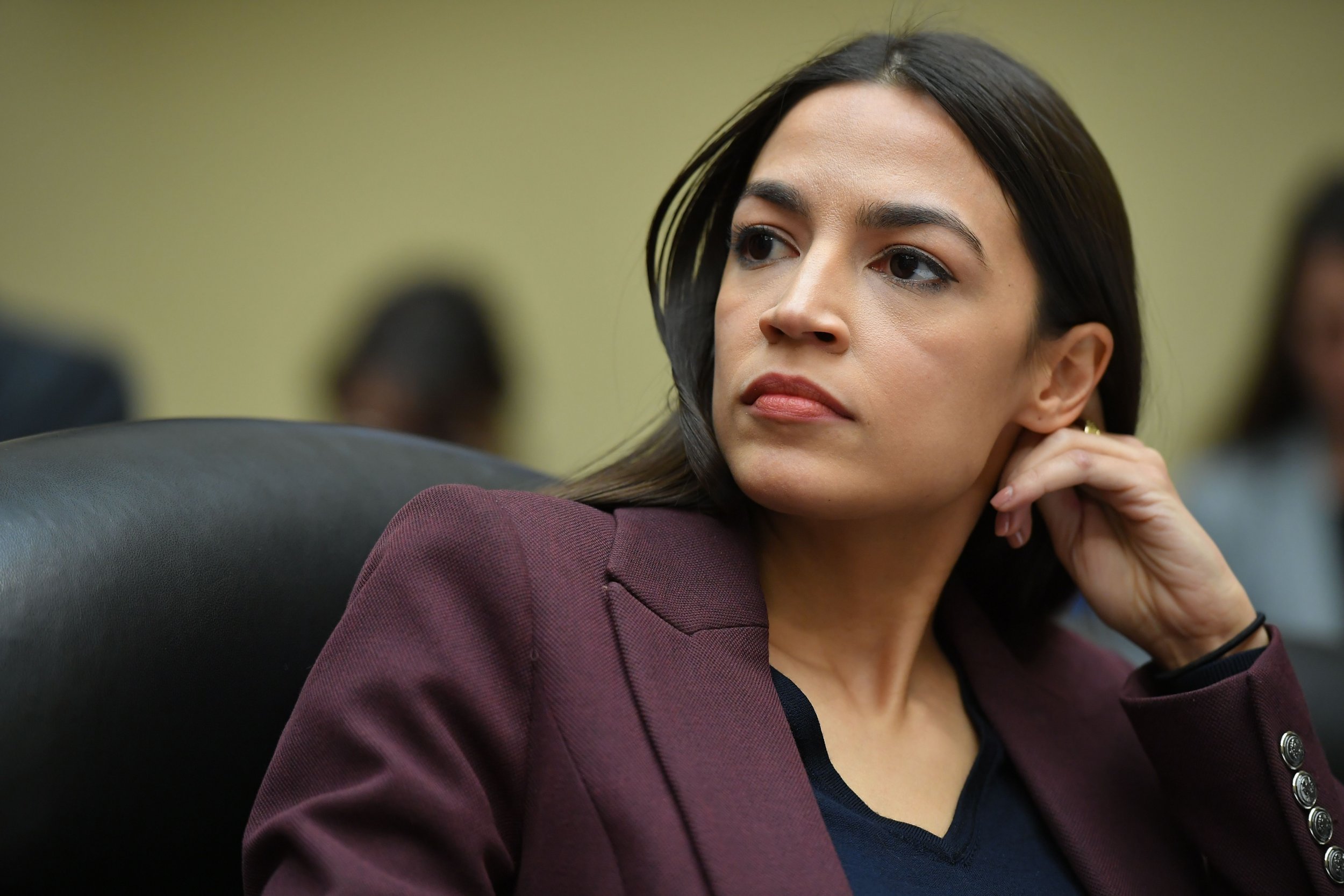 Alexandria Ocasio Cortez Says Theres No Question Shed Vote To