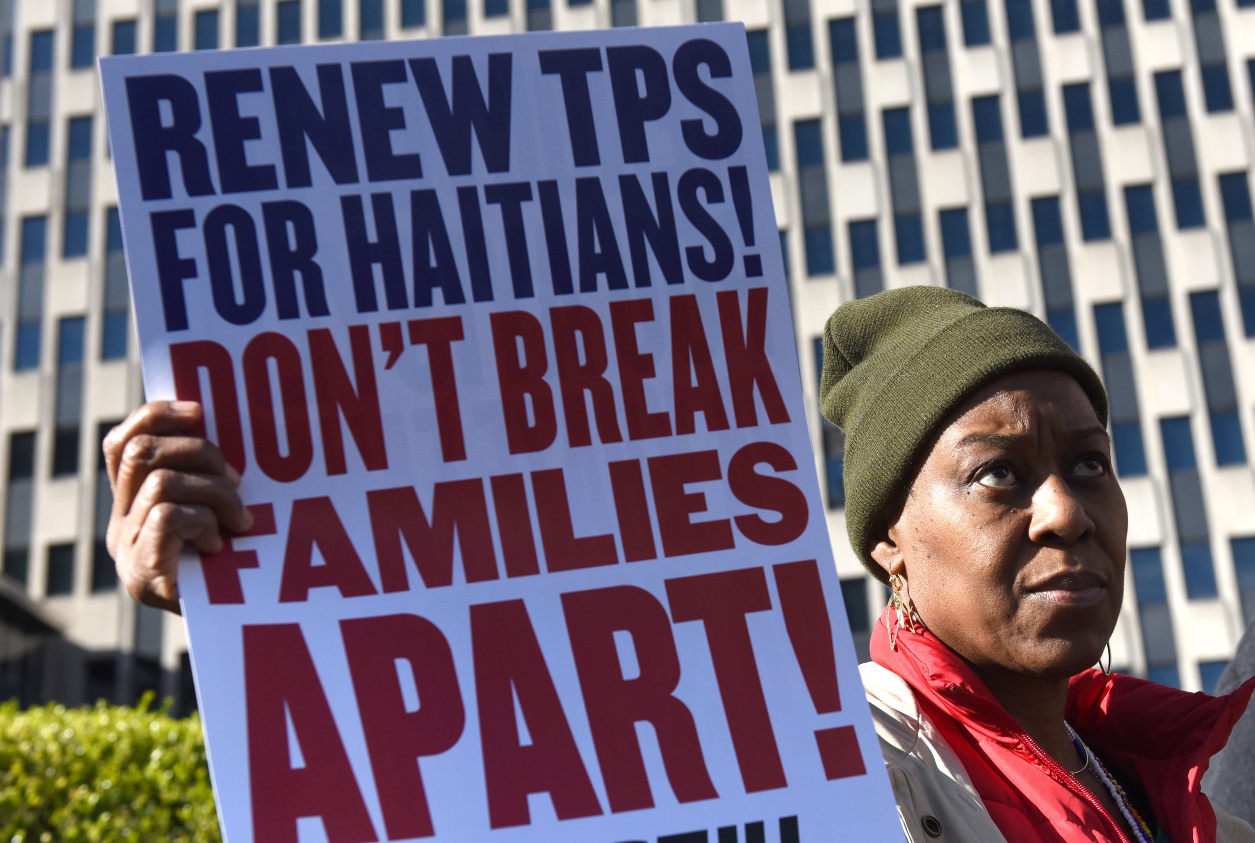 Trump admin extends tps protections to 250,000 migrants
