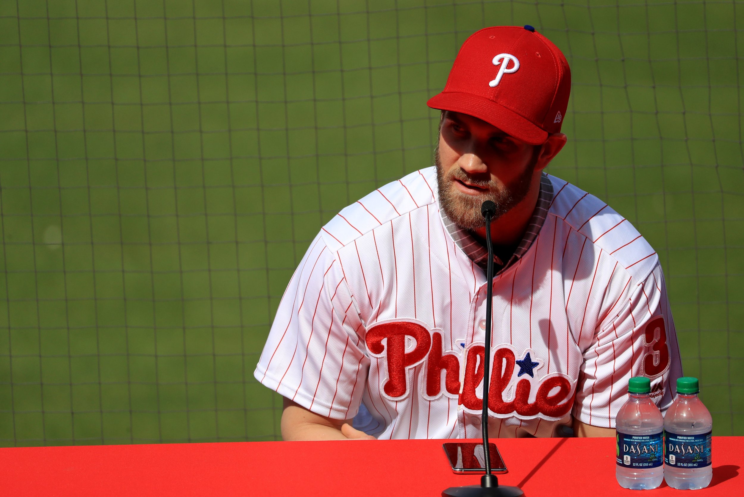 bryce harper in phillies uniform