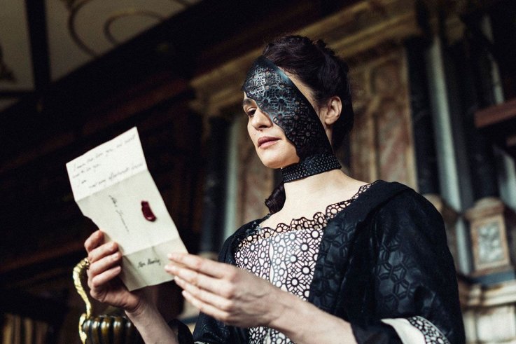 16 The Favourite 16 The Favourite