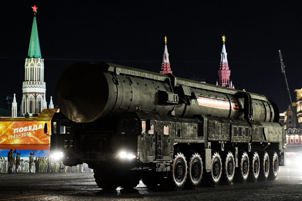US, unleashing, nuclear, arms, race, Russia