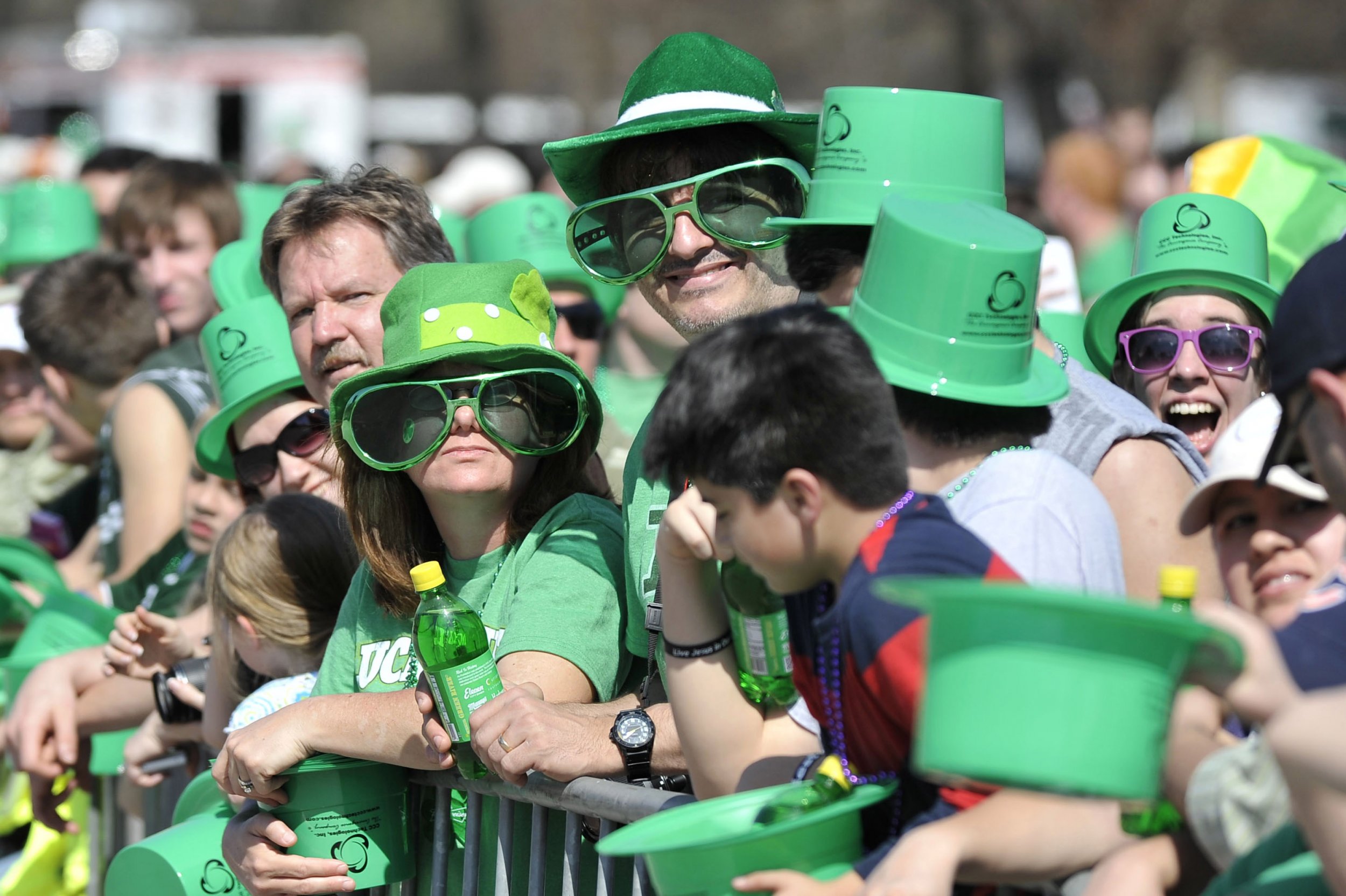 St. Patrick's Day parade steps off in Chicago